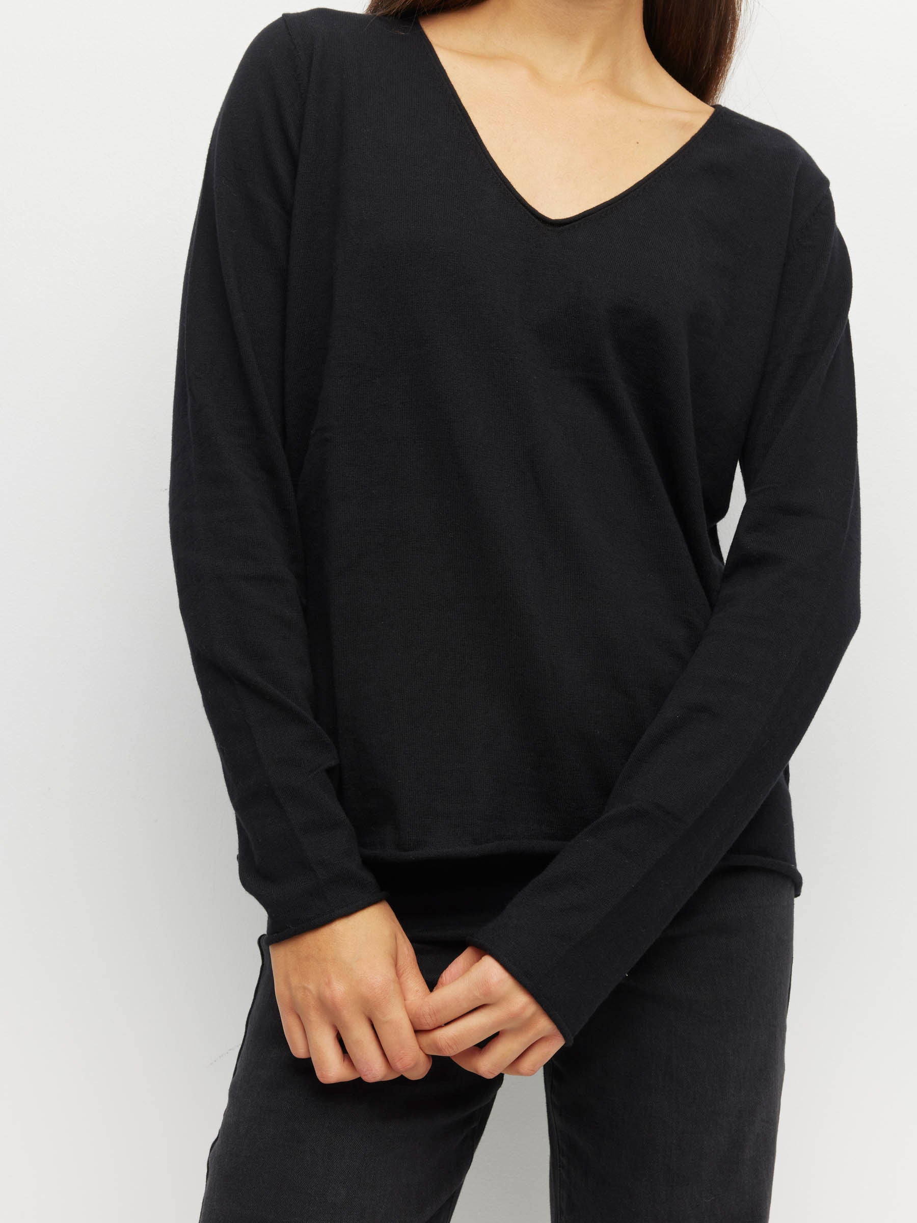 JHL V-Neck L/S T (Fine Cotton Cashmere) Black