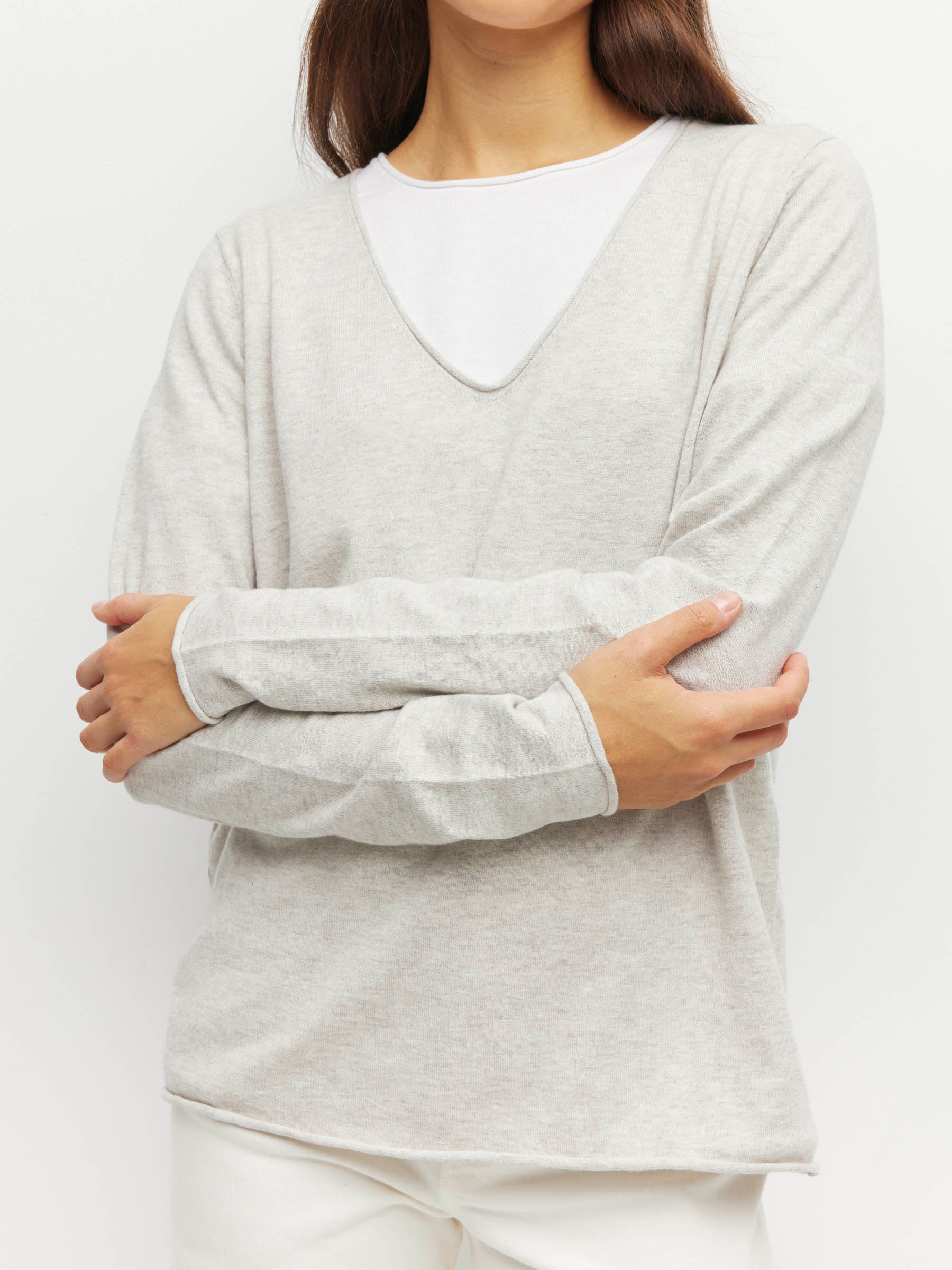 JHL V-Neck L/S T (Fine Cotton Cashmere) Soft Grey Marle