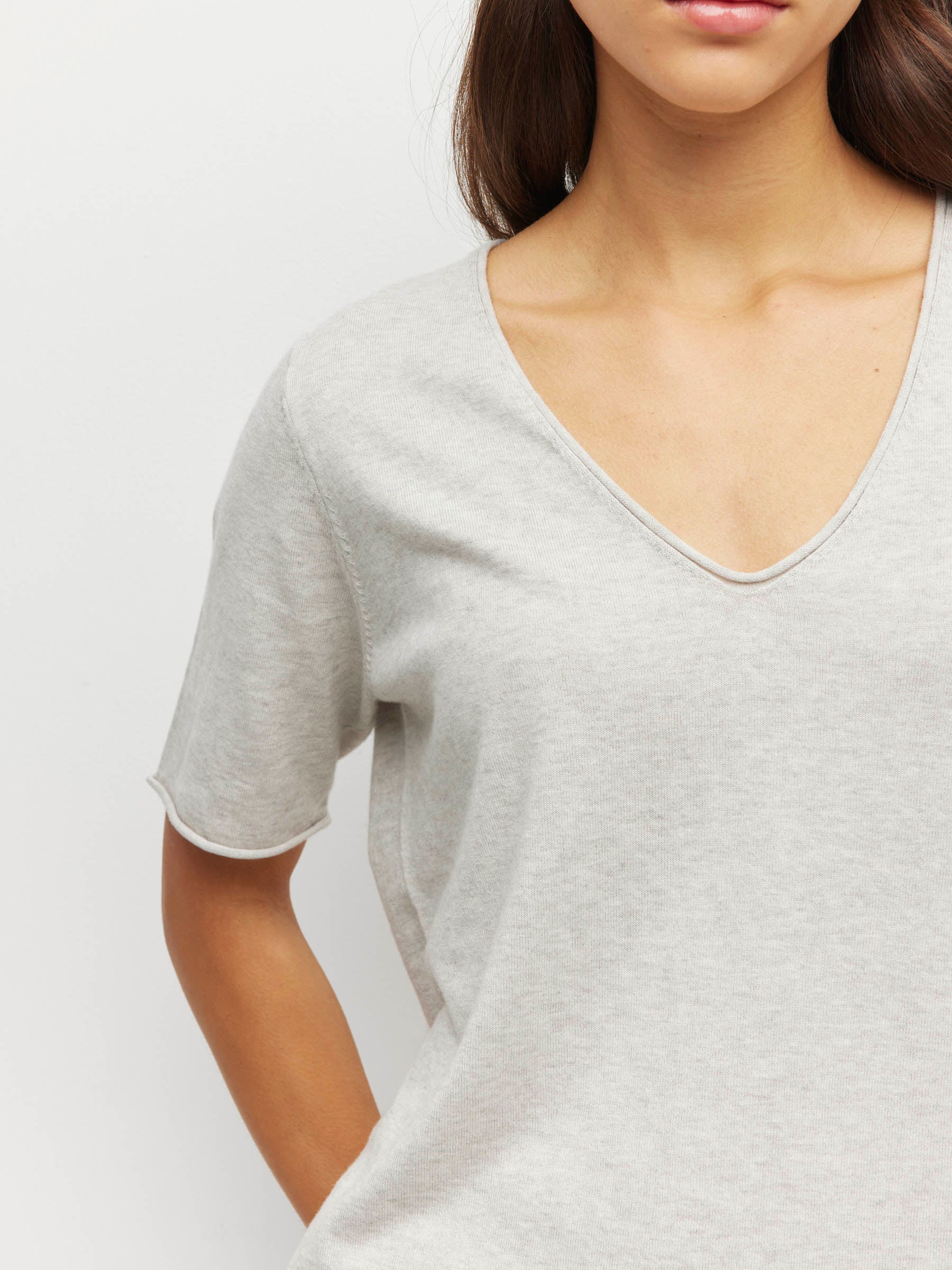 JHL V-Neck T (Fine Cotton Cashmere) Soft Grey Marle