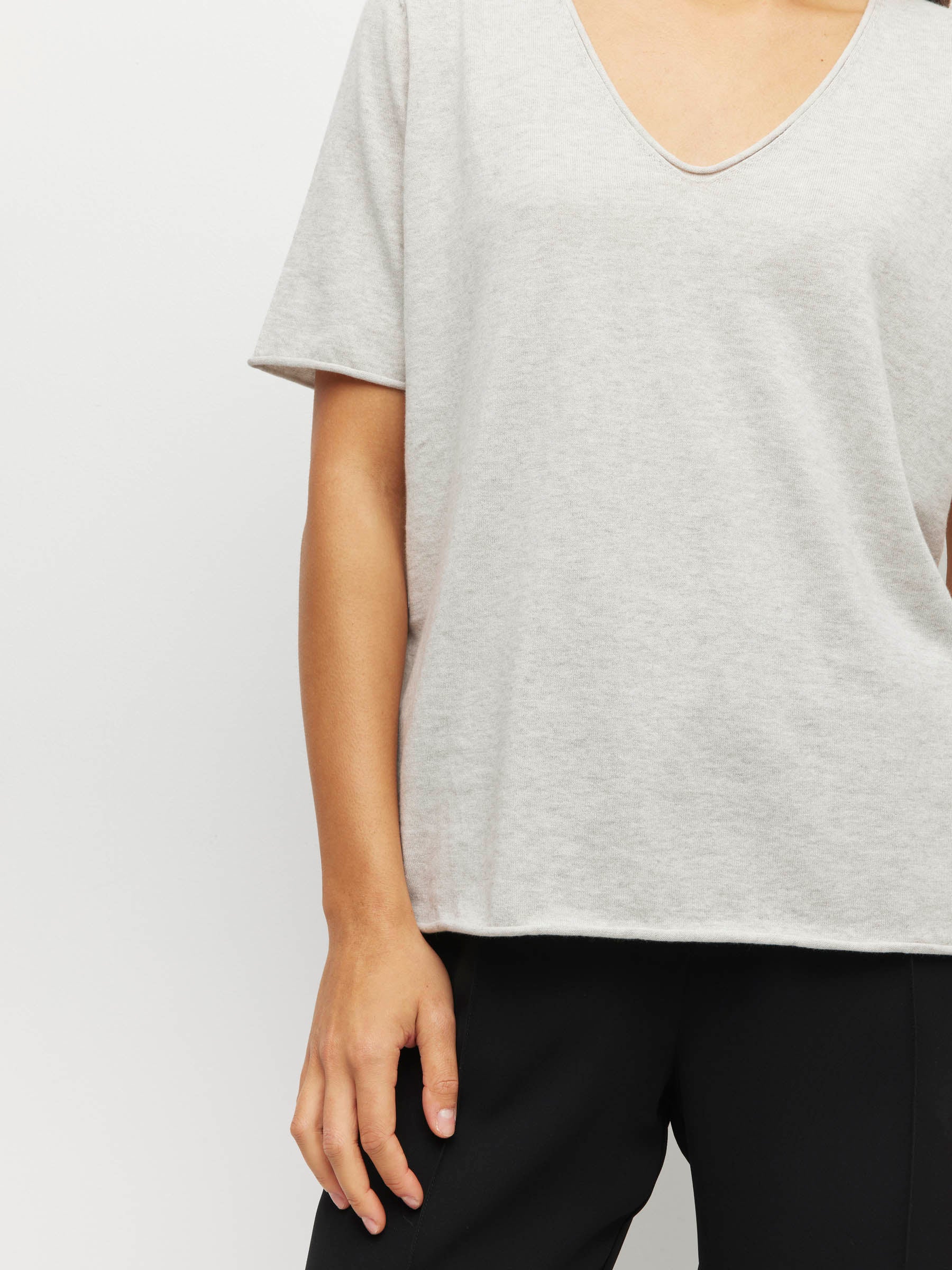JHL V-Neck T (Fine Cotton Cashmere) Soft Grey Marle