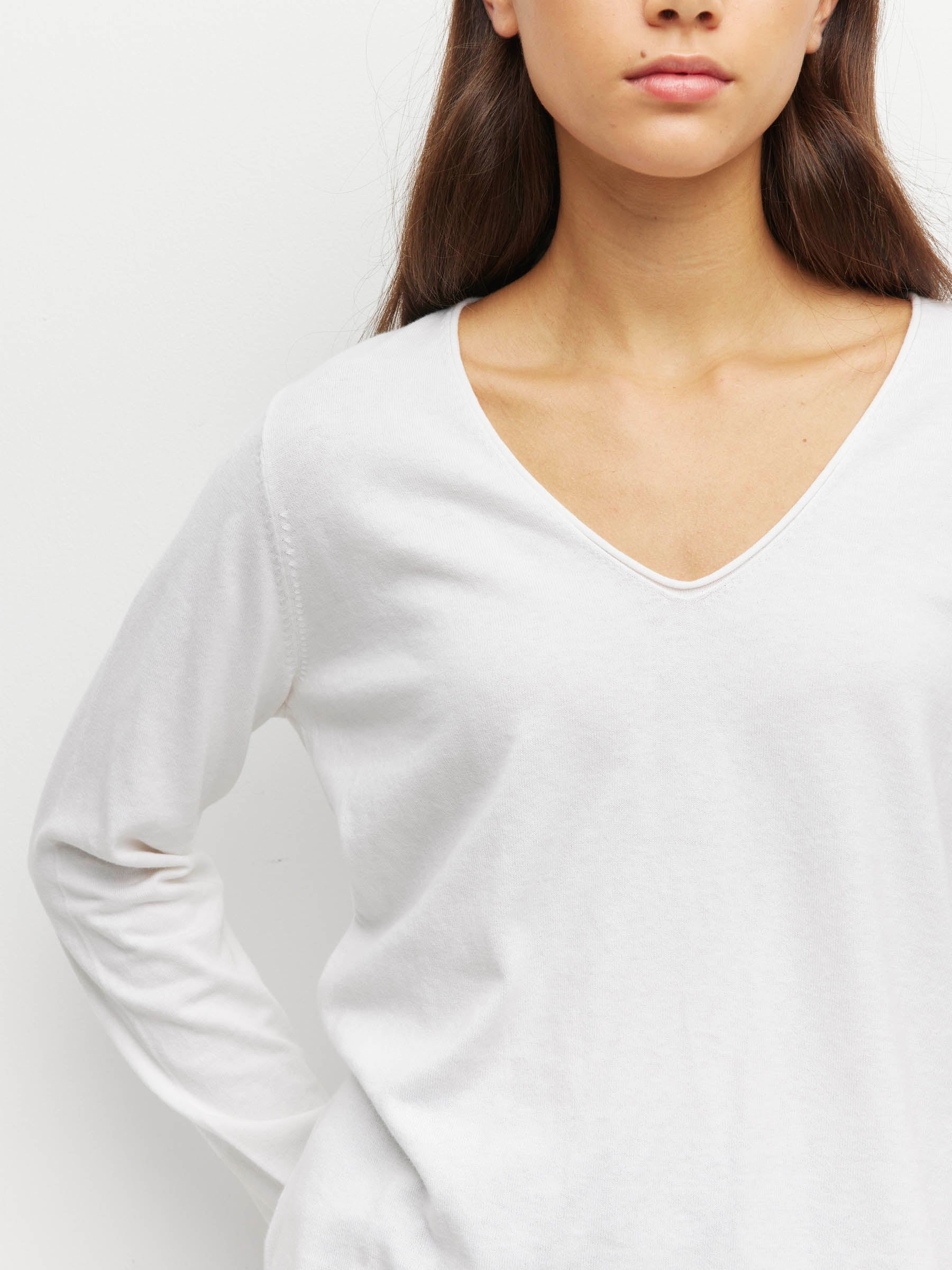 JHL V-Neck L/S T (Fine Cotton Cashmere) White