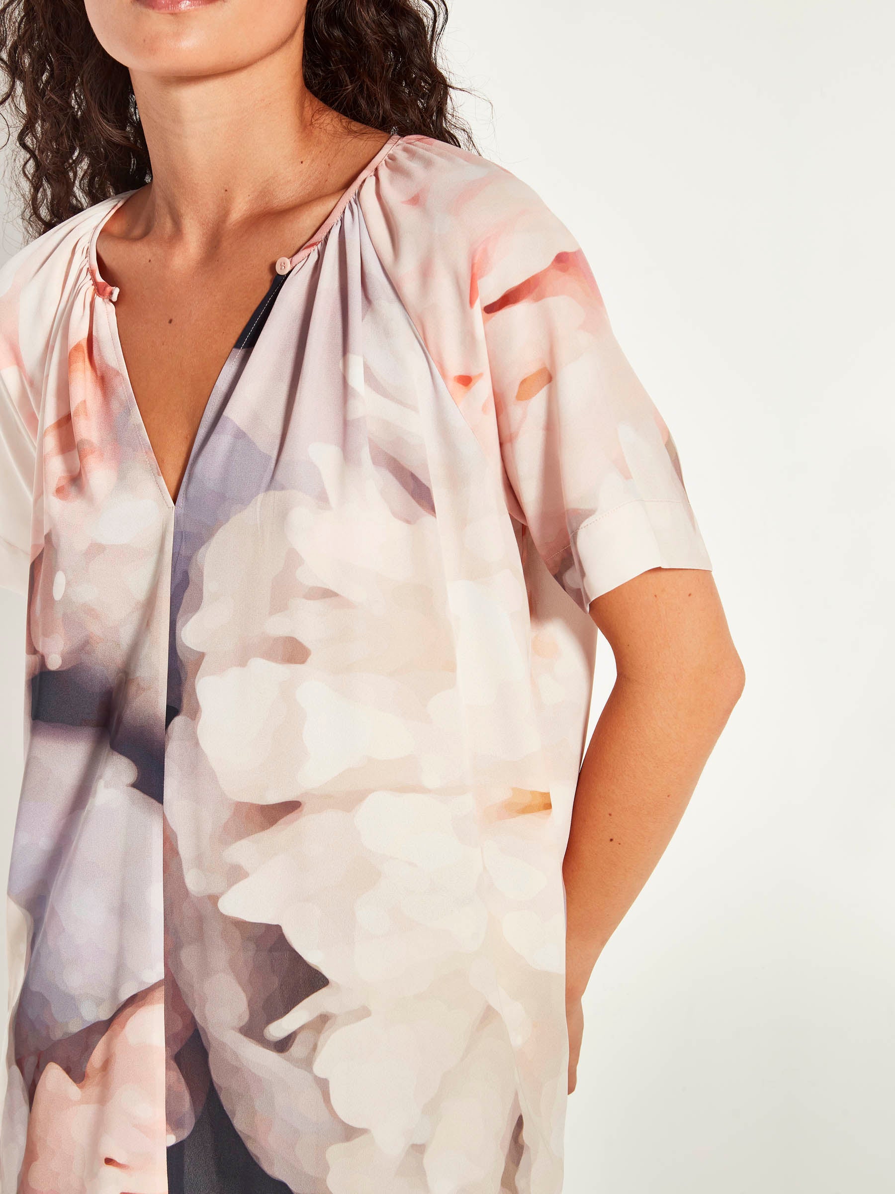 Dina Top (Bloom Crepe) Bouquet