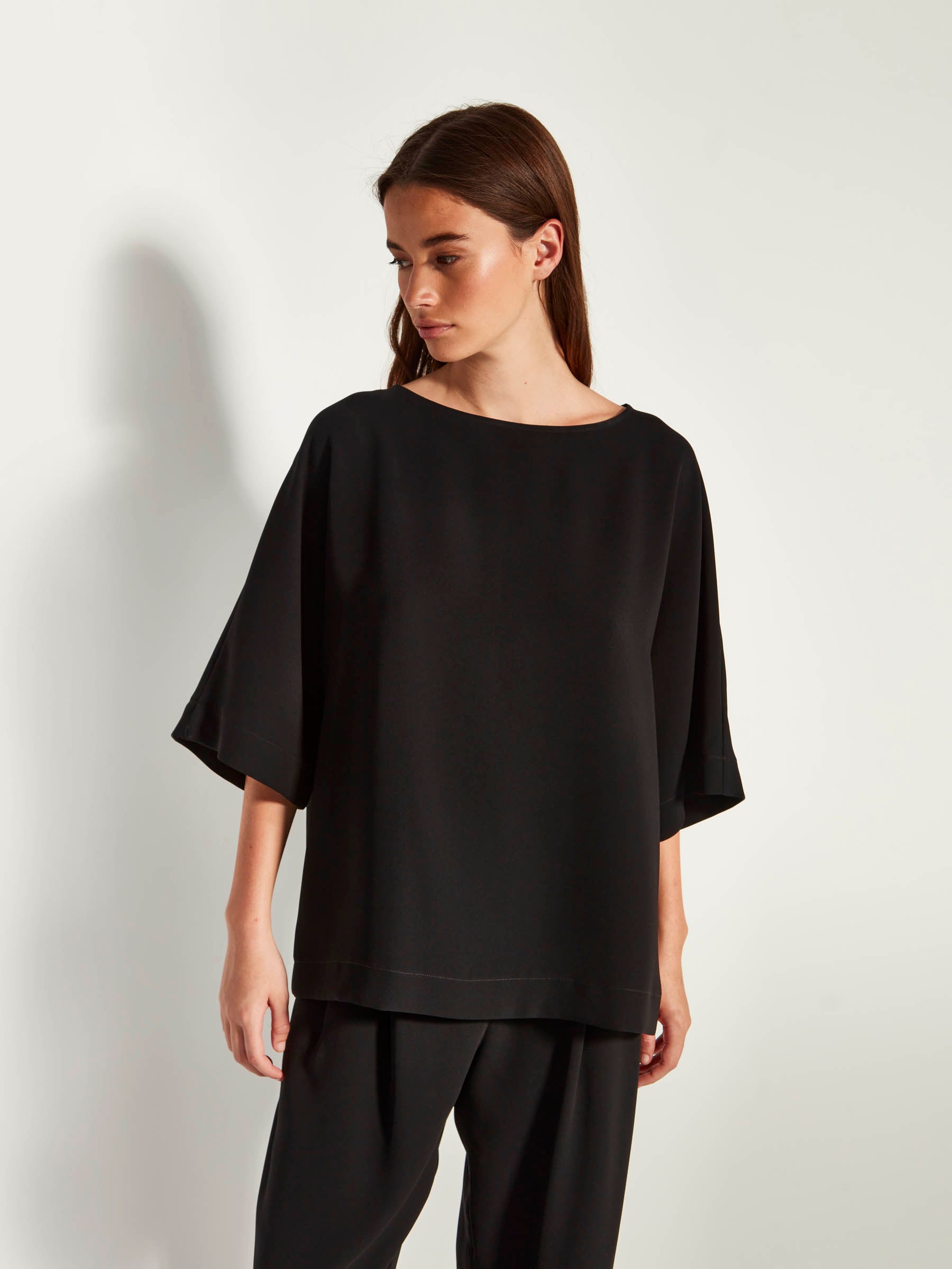 Nami T (Luxe Suiting) Black