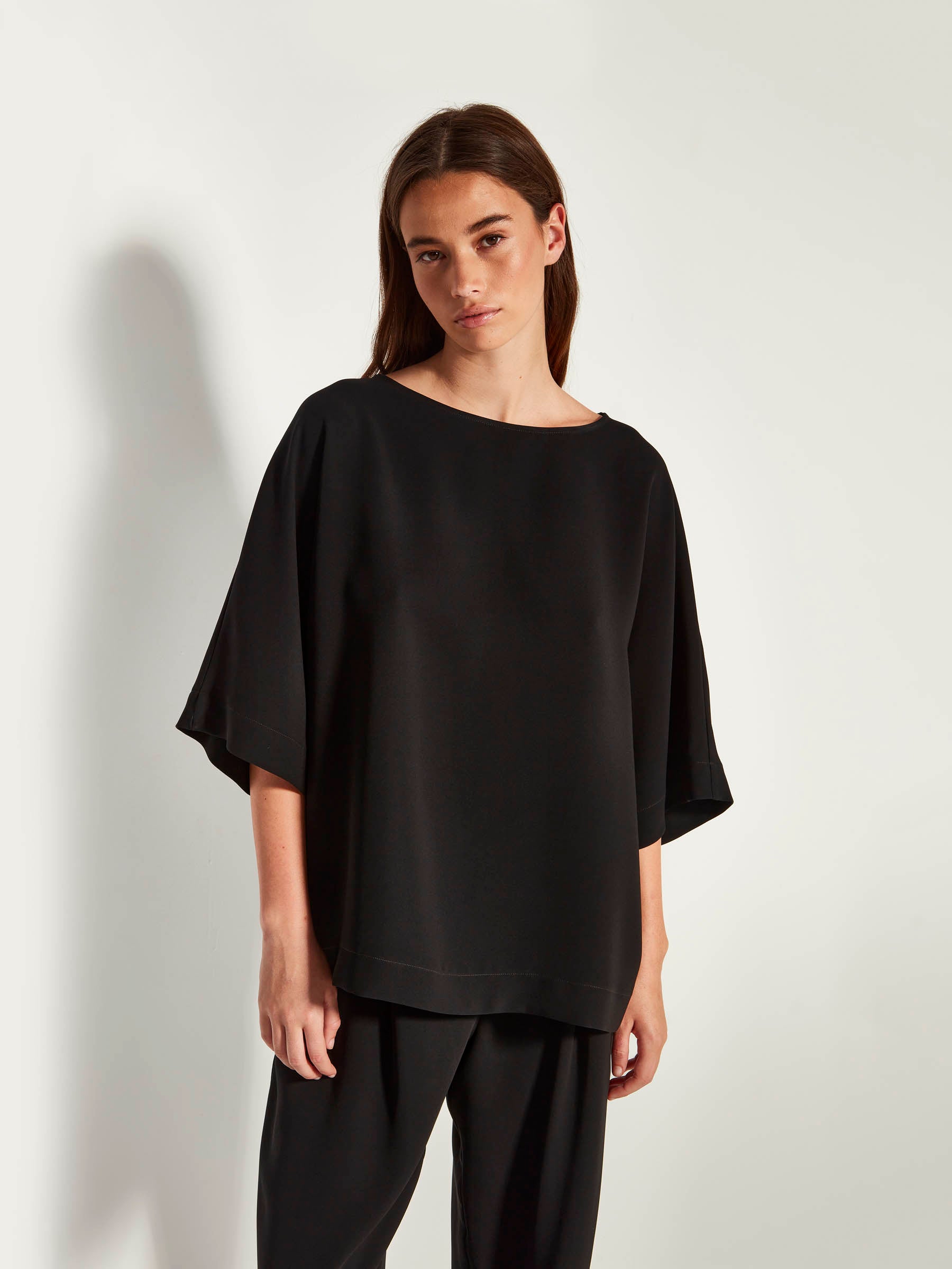 Nami T (Luxe Suiting) Black