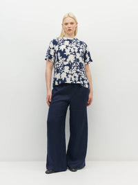 Juliette Hogan Fancy T (Shadow Floral Silk CDC) Silhouette - printed silk t-shirt with crew neckline.