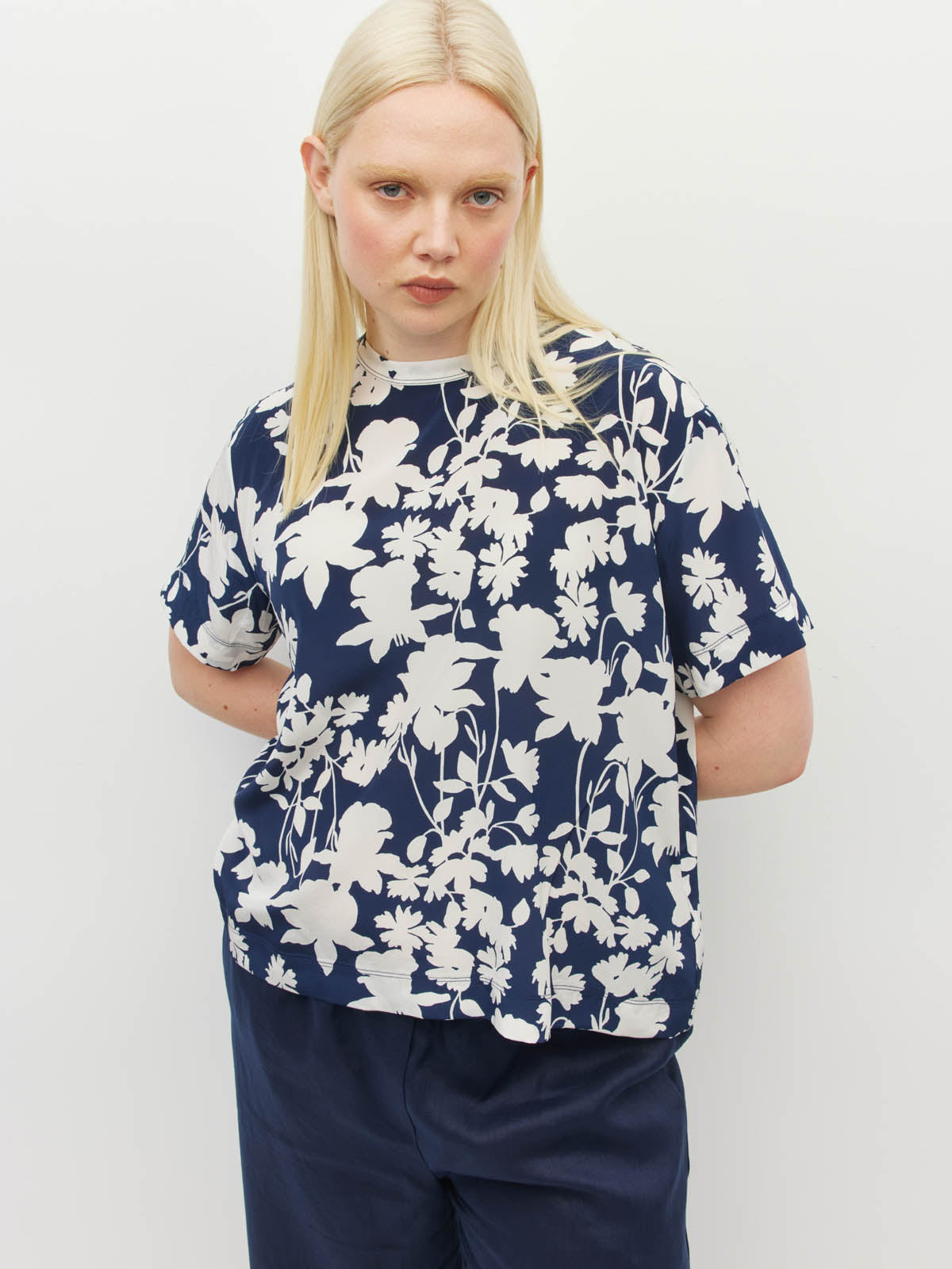 Juliette Hogan Fancy T (Shadow Floral Silk CDC) Silhouette - printed silk t-shirt with crew neckline.