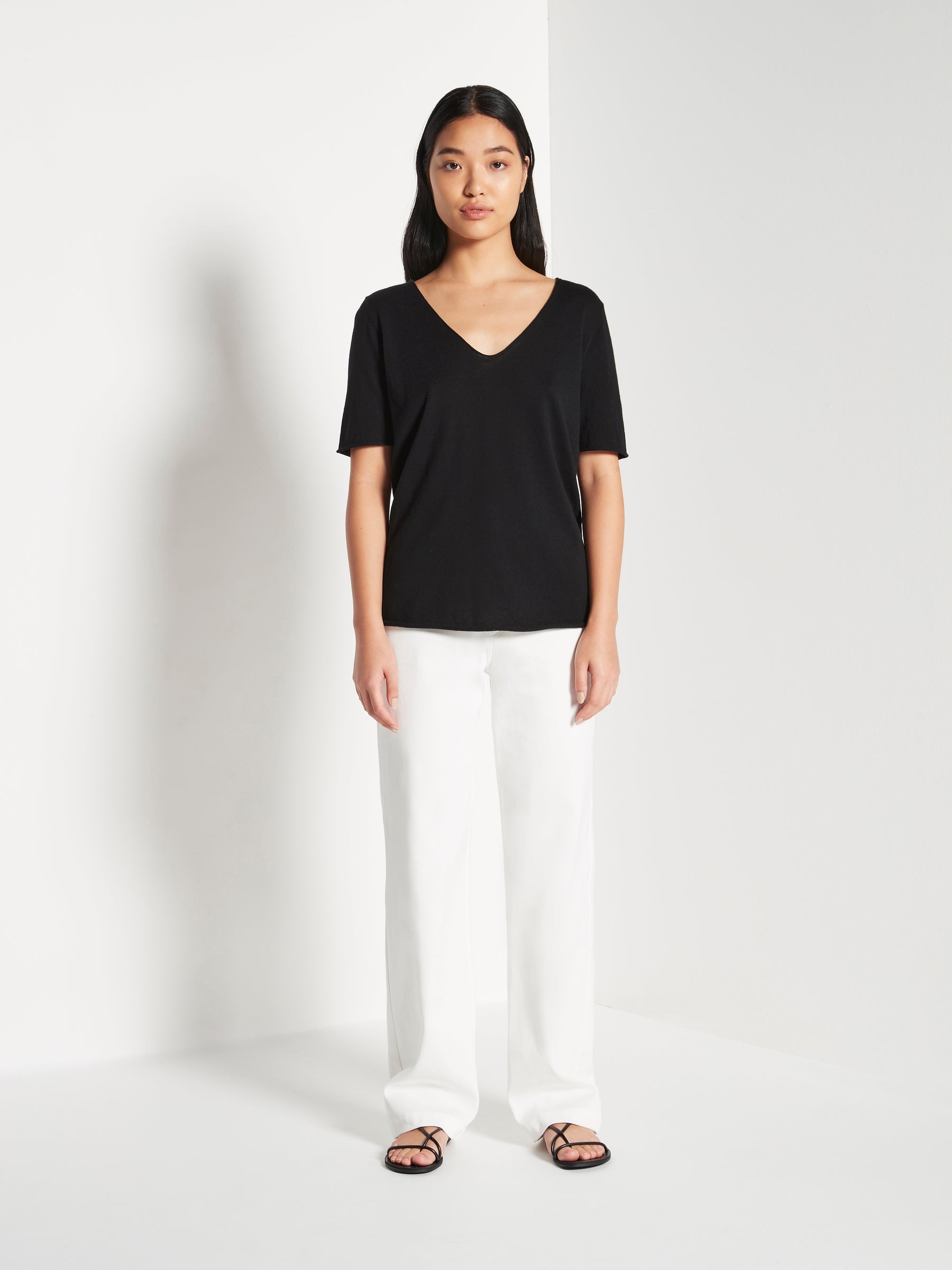 JHL V-Neck T (Fine Cotton Cashmere) Black