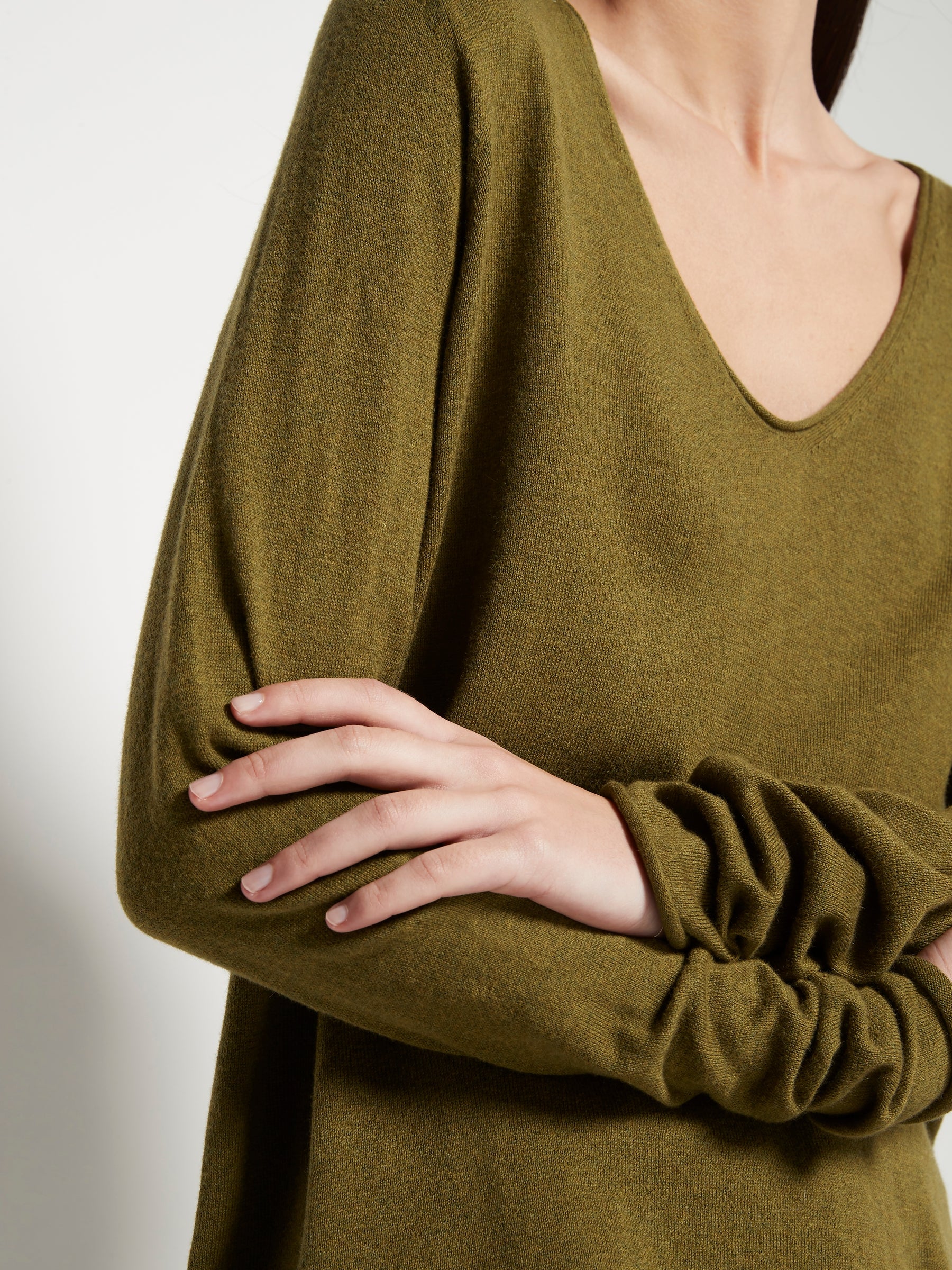 JHL V-Neck L/S T (Fine Cotton Cashmere) Moss