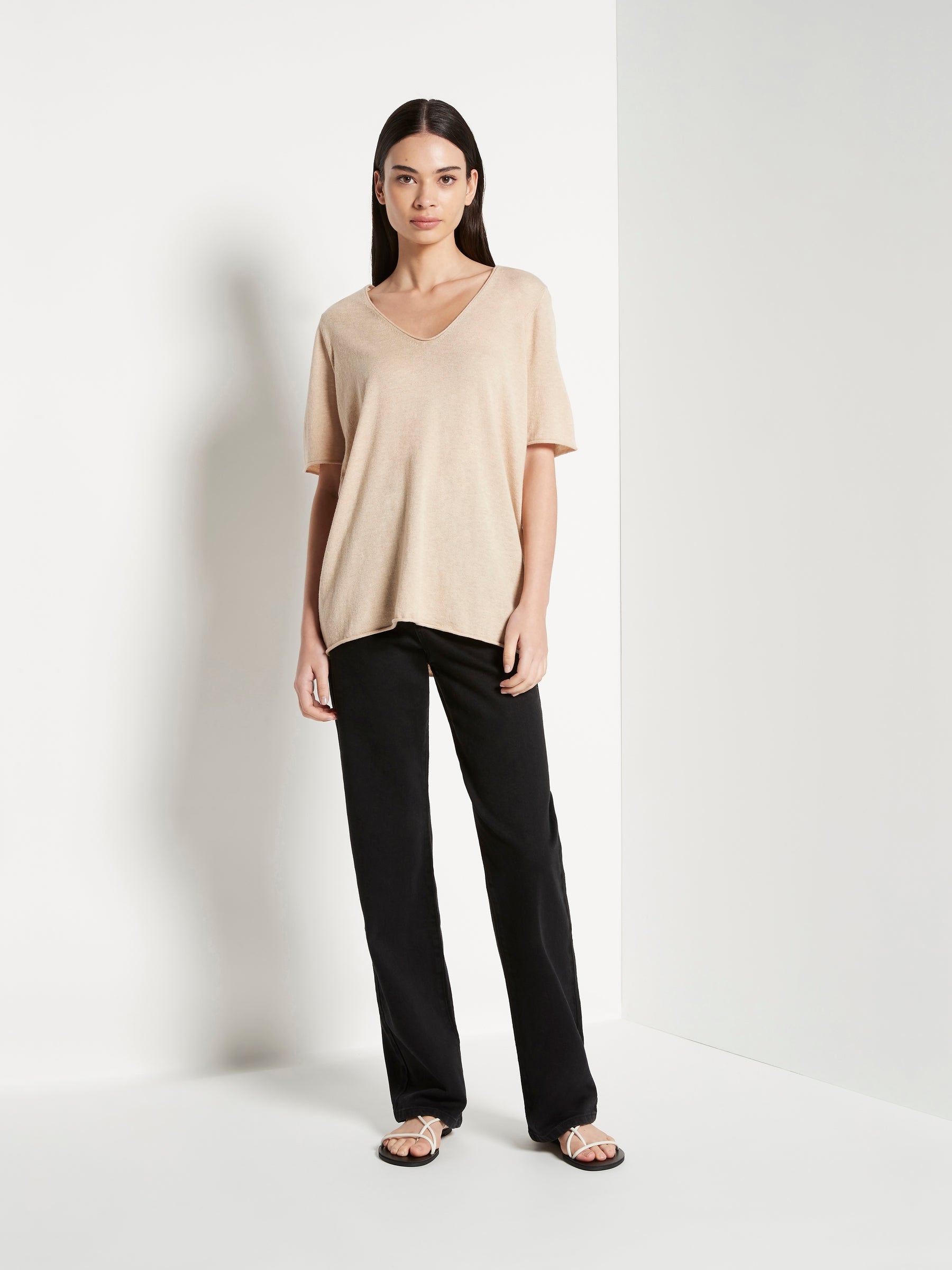 JHL V-Neck T (Fine Cotton Cashmere) Sand