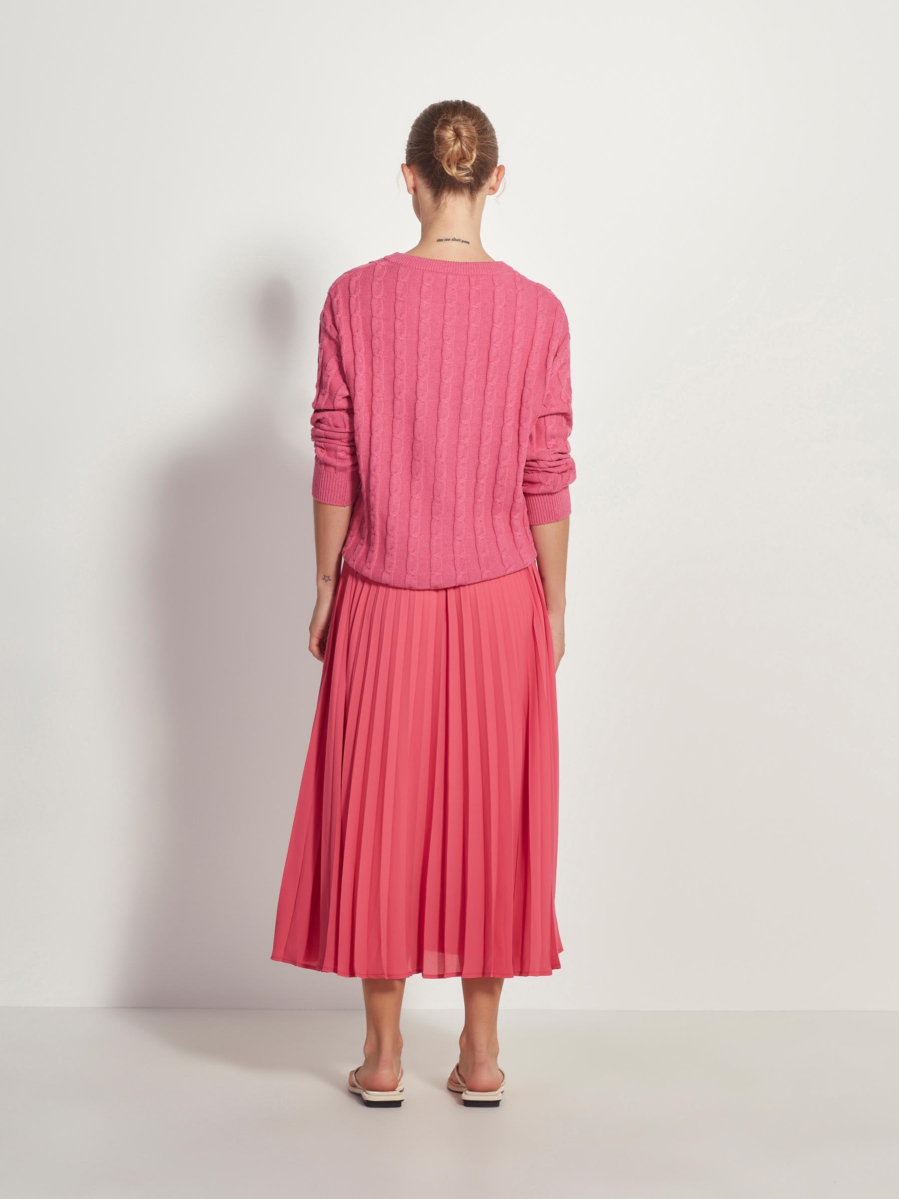 Fuchsia pink outlet pleated skirt