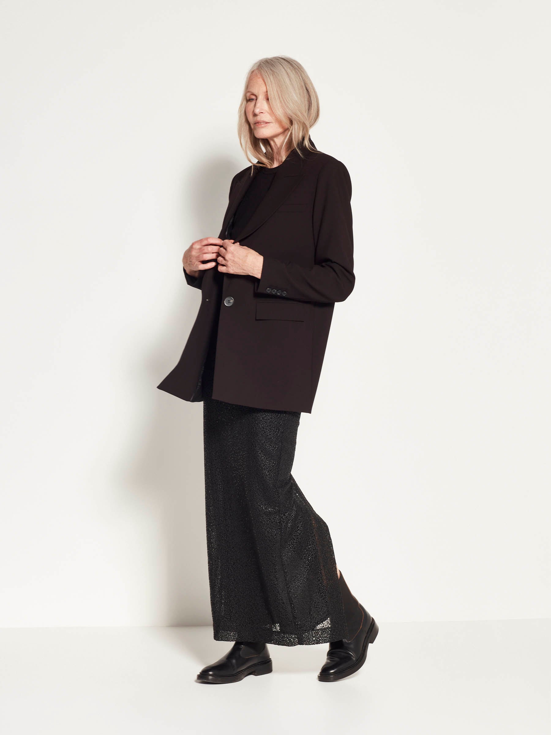 Peak Tuxe Jacket (Foundation Suiting) Black – Juliette Hogan