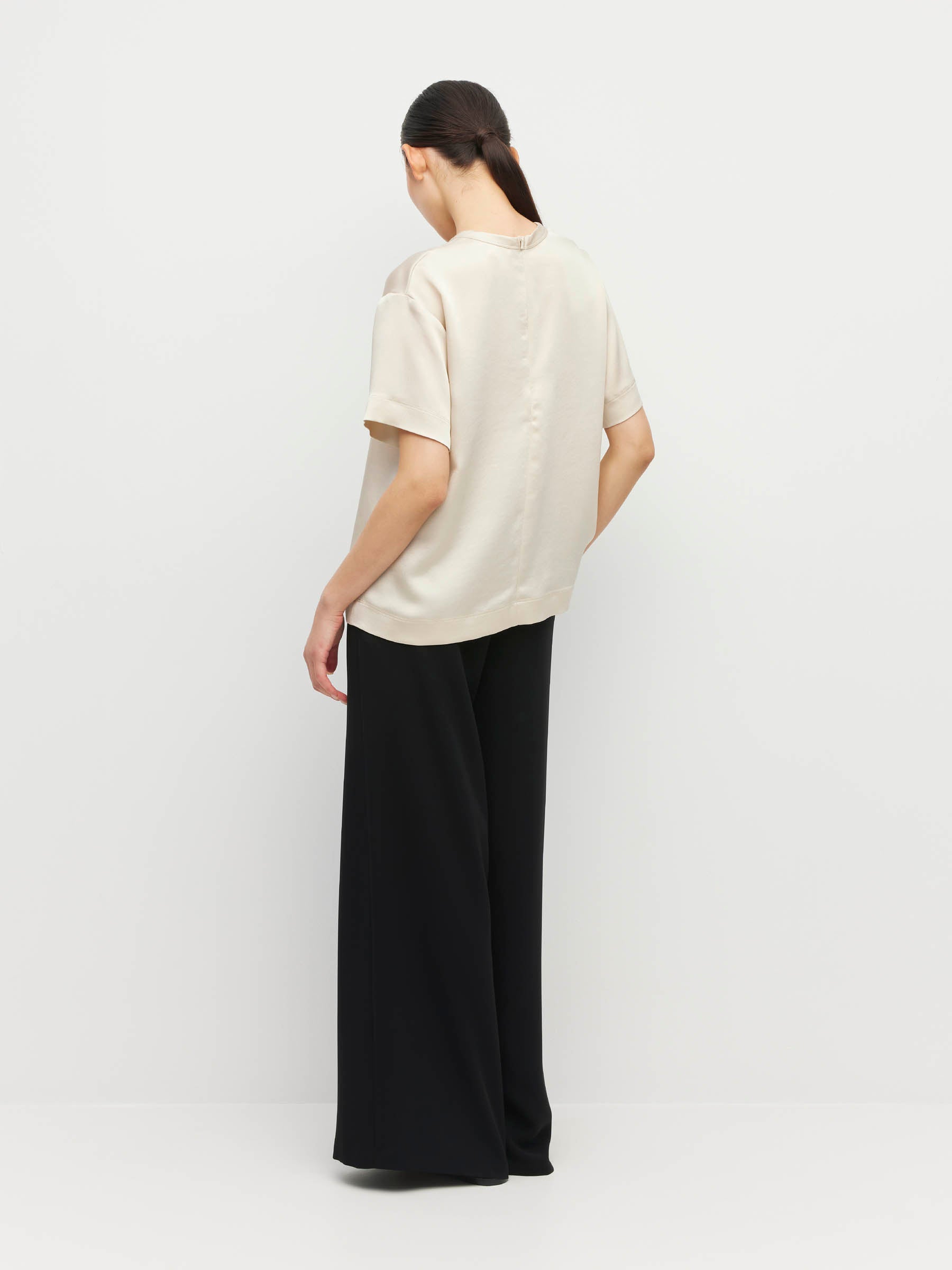 Fancy T (Crepe Sheen) Champagne