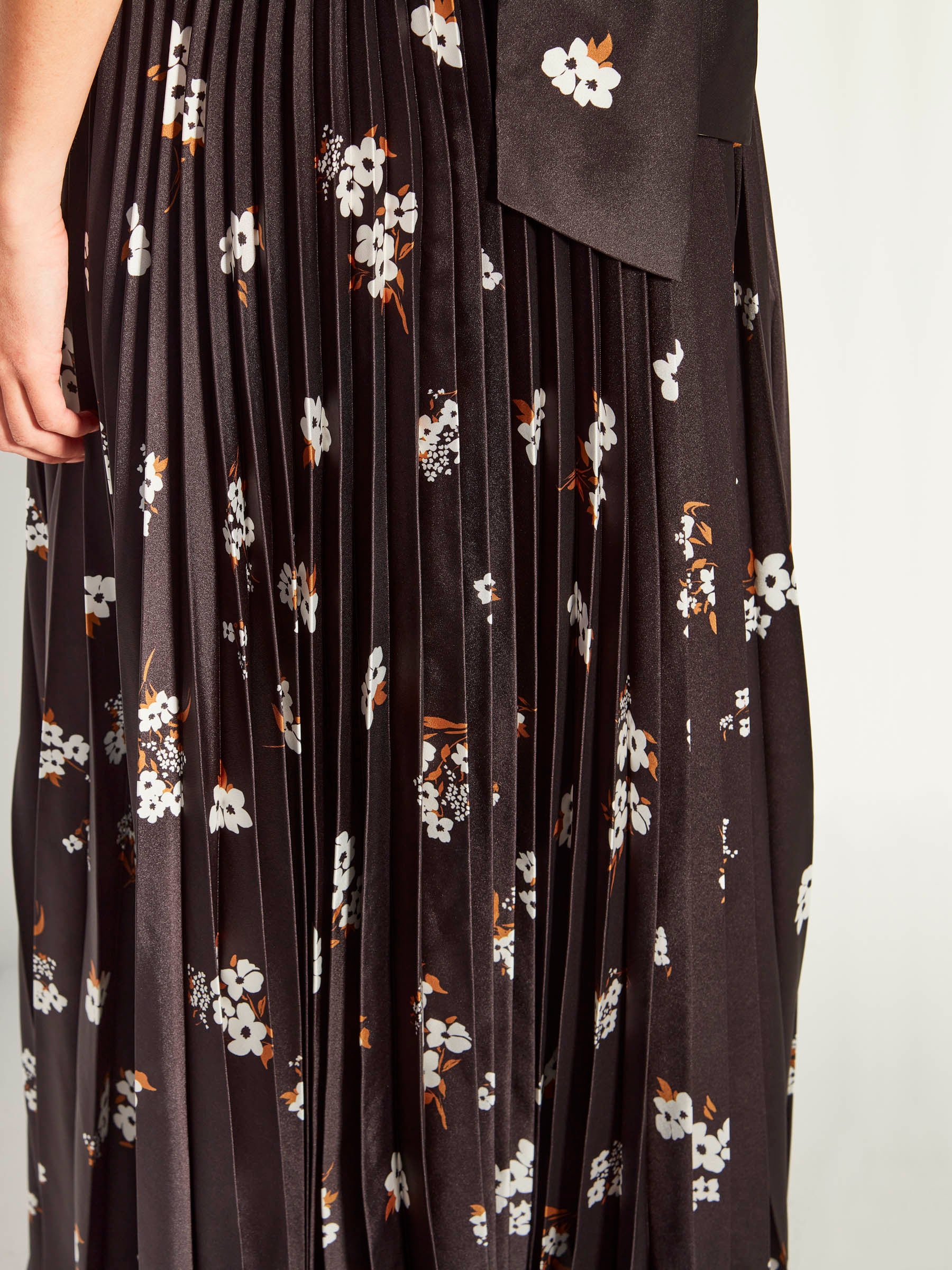Evelyn Pleat Skirt (Moonflower Twill) Golden