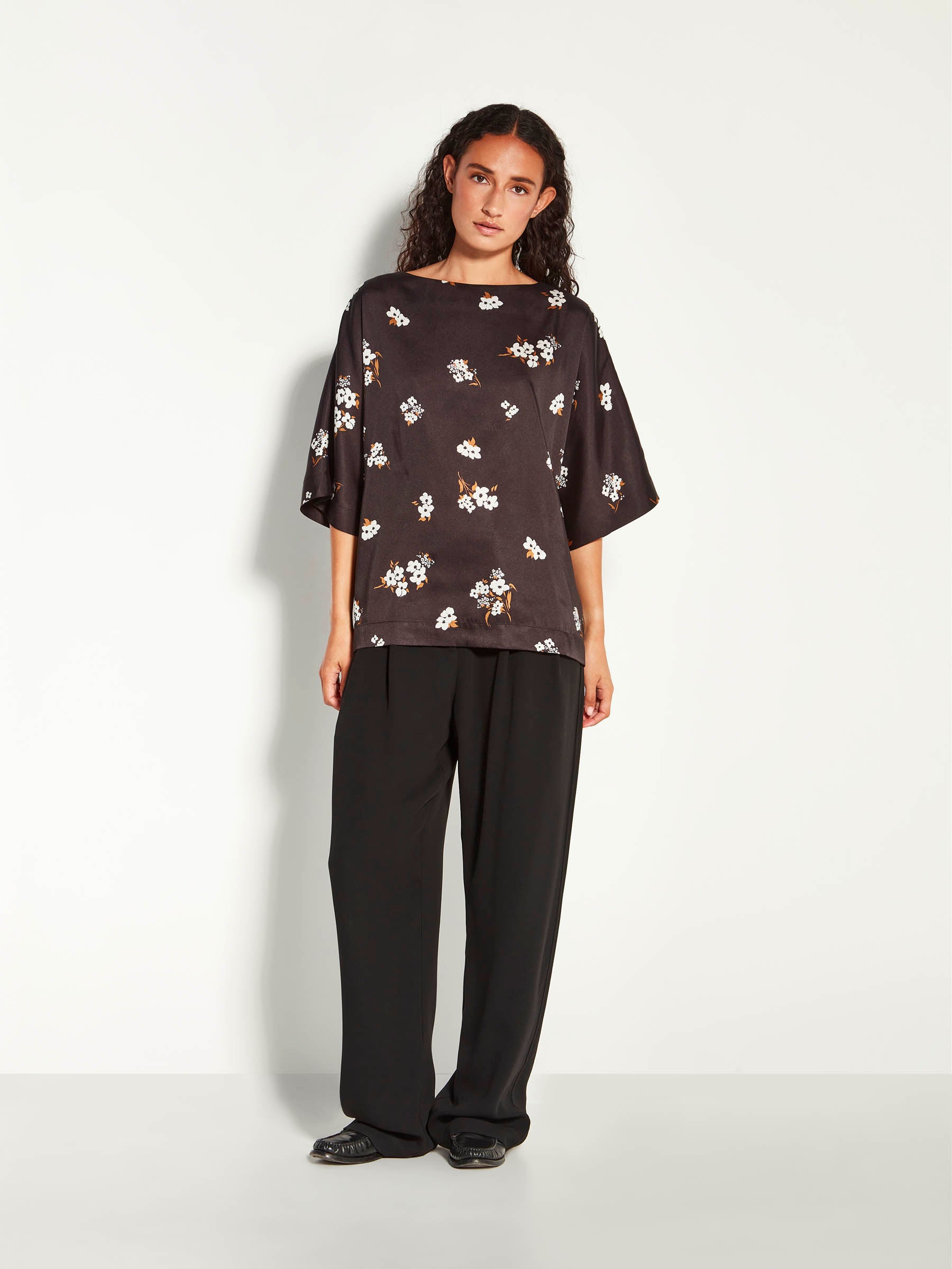 Nami T (Moonflower Twill) Golden