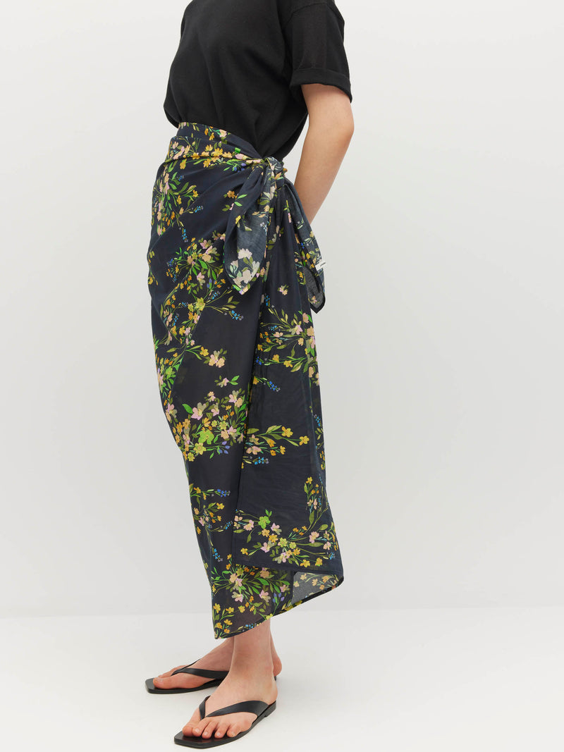 Long Beach Wrap (Dark Garland Cotton) Painted Petals