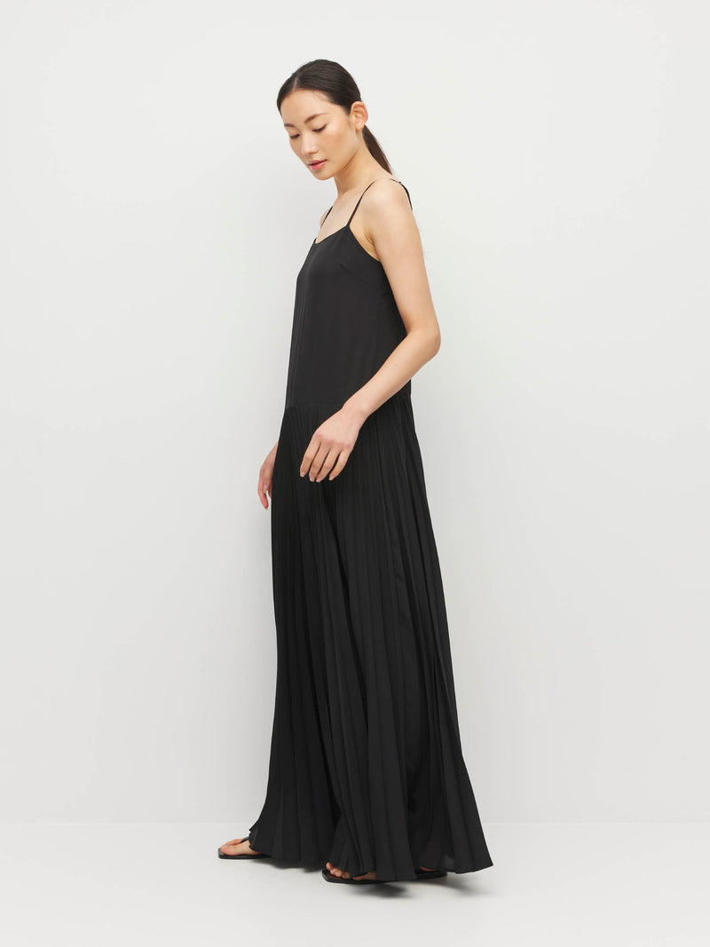 Betty Pleat Dress (Matte Pleat) Black