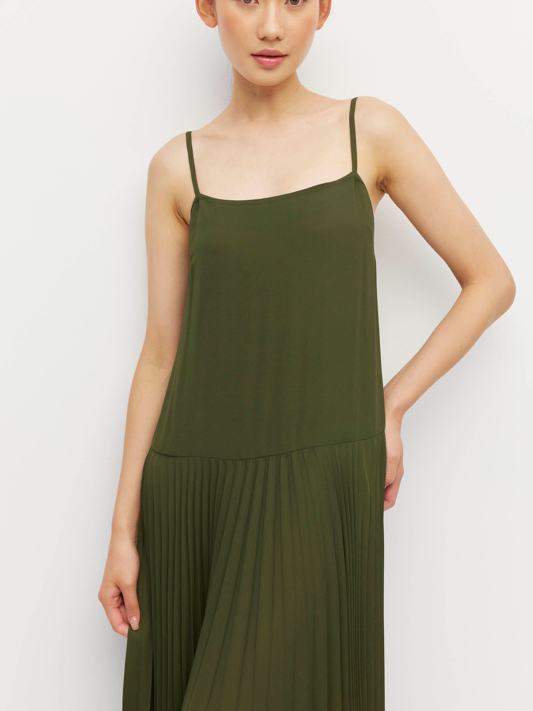 Betty Pleat Dress (Matte Pleat) Vine