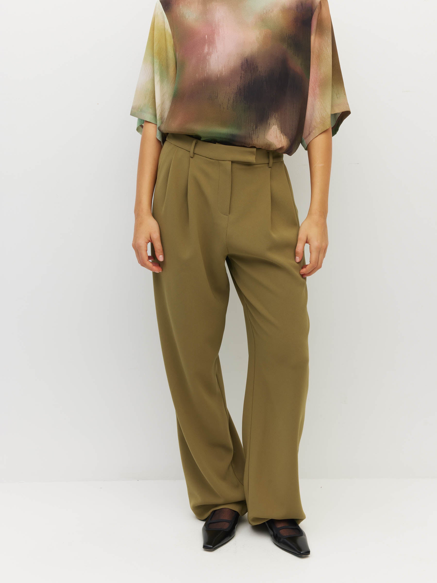 Boyfriend Pant (Drape Suiting) Dark Chartreuse