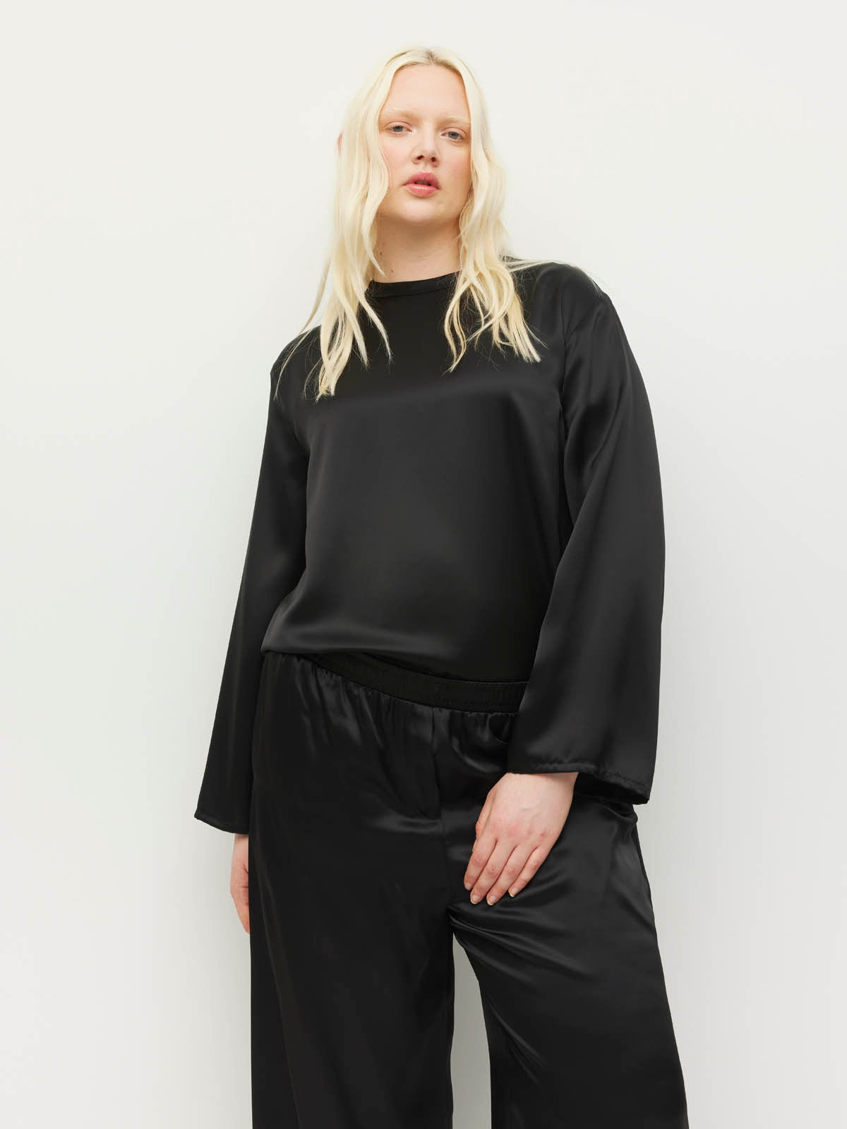 L/S Fancy T (Dress Satin) Gloss Black
