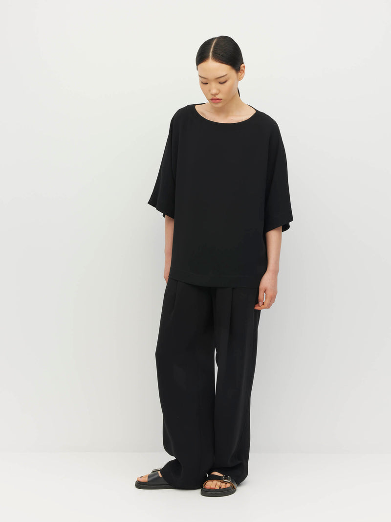 Nami T (Luxe Suiting) Black