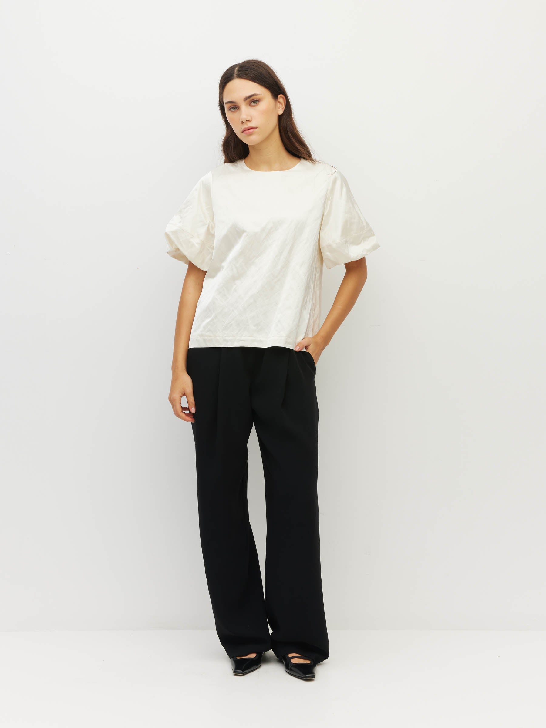 Loro Top (Sculptural Satin) Antique Pearl – Juliette Hogan