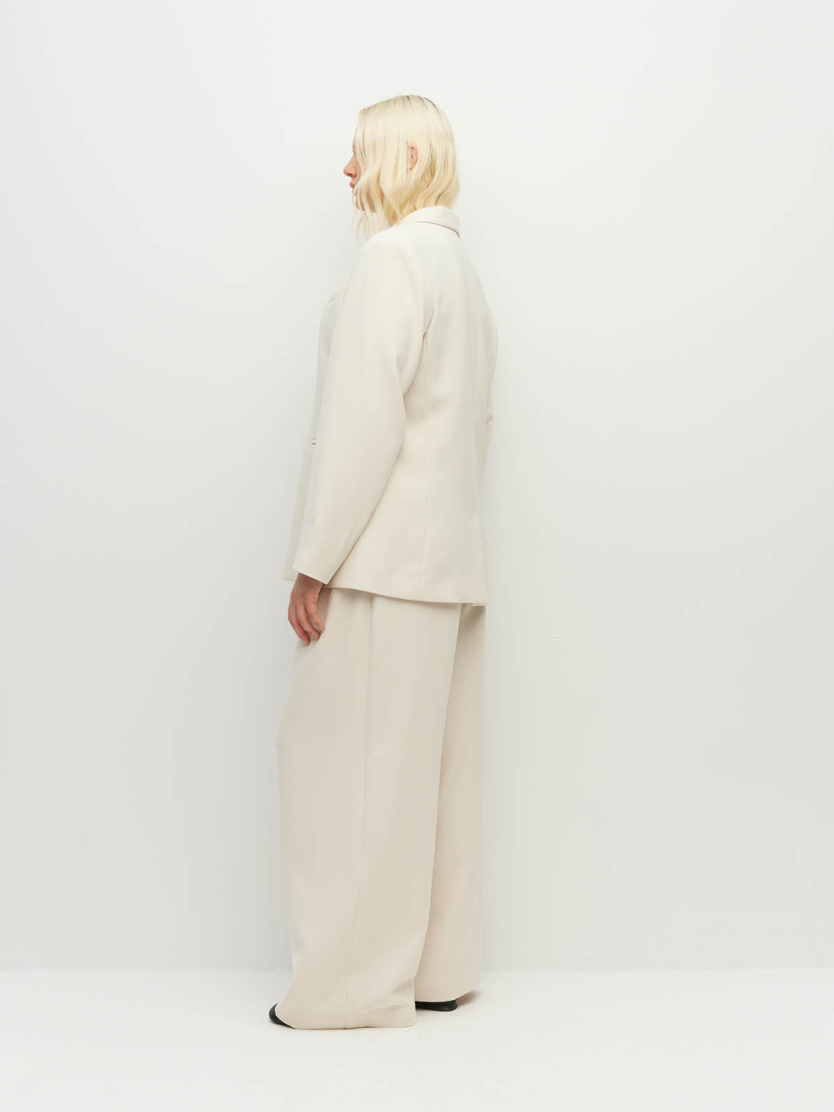 Harry Blazer (Foundation Suiting 2.0) Milk