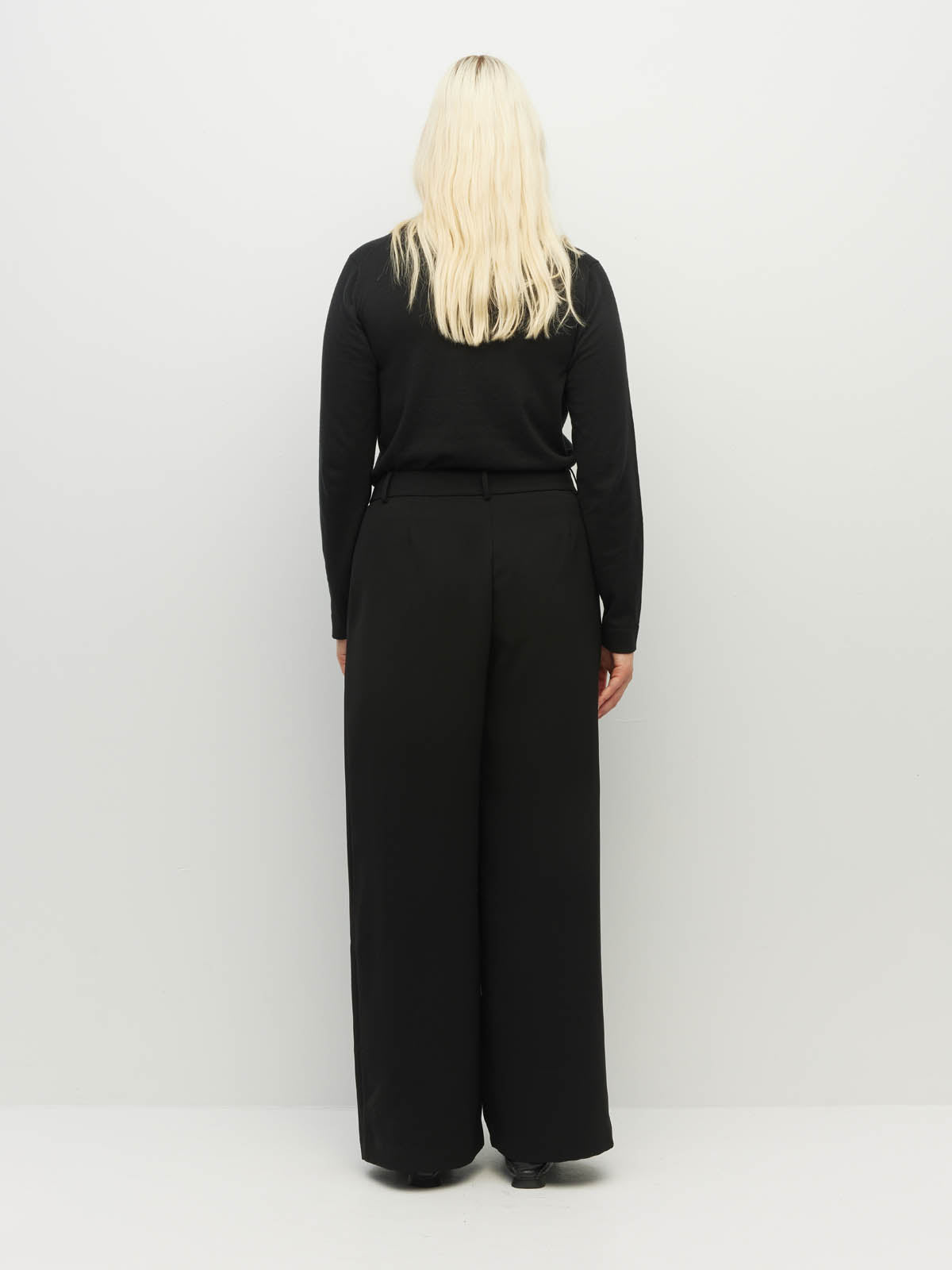 Vela Pant (Foundation Suiting 2.0) Black