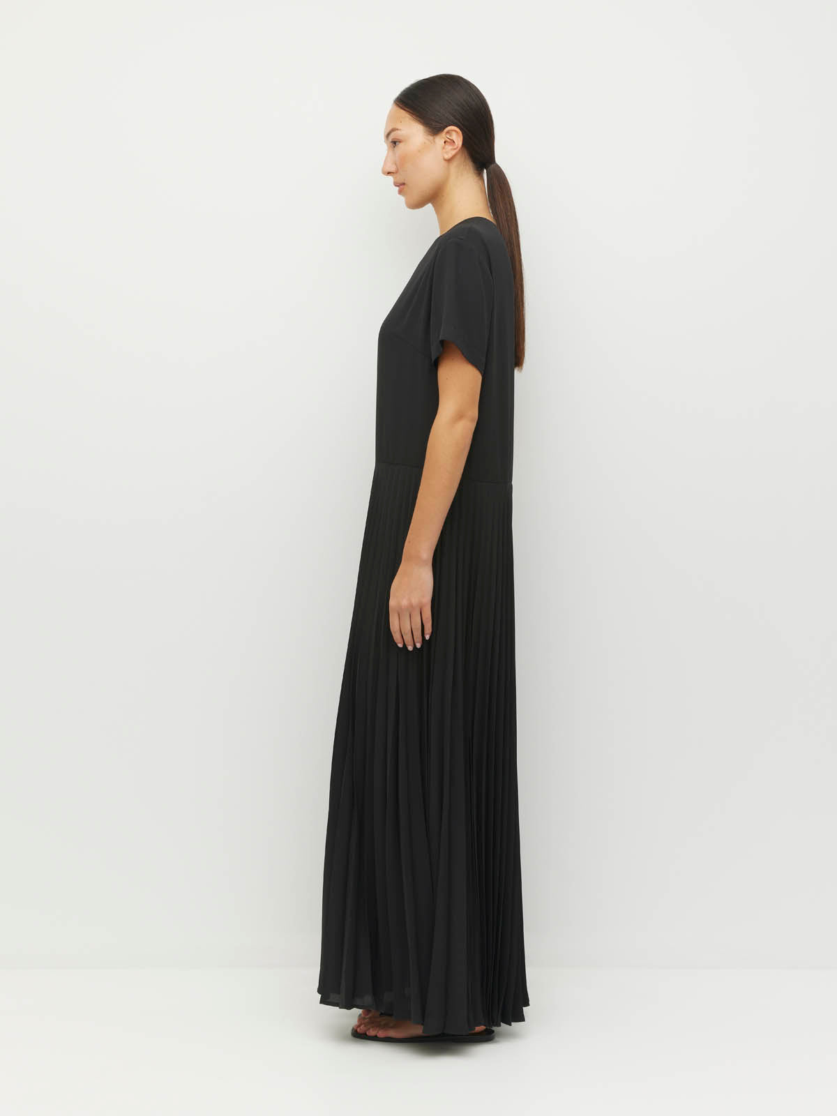 Bettina Dress (Matte Pleat) Black