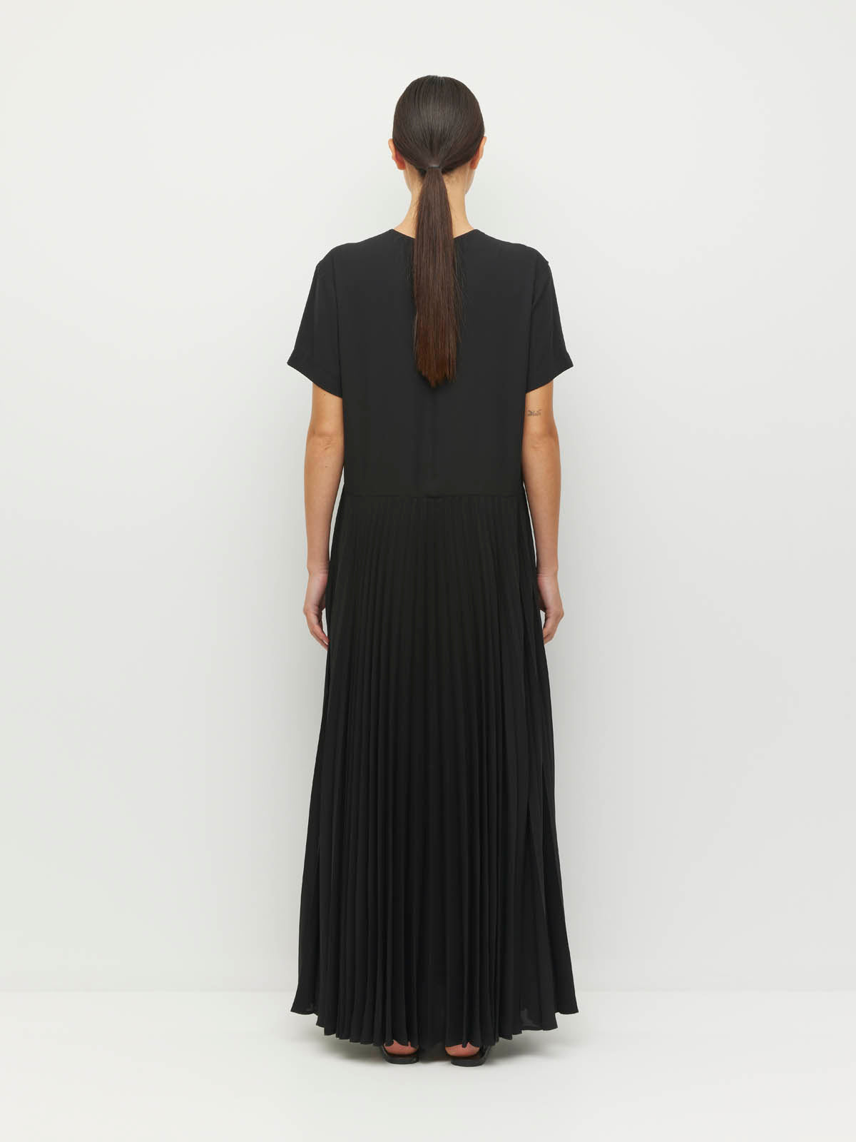 Bettina Dress (Matte Pleat) Black