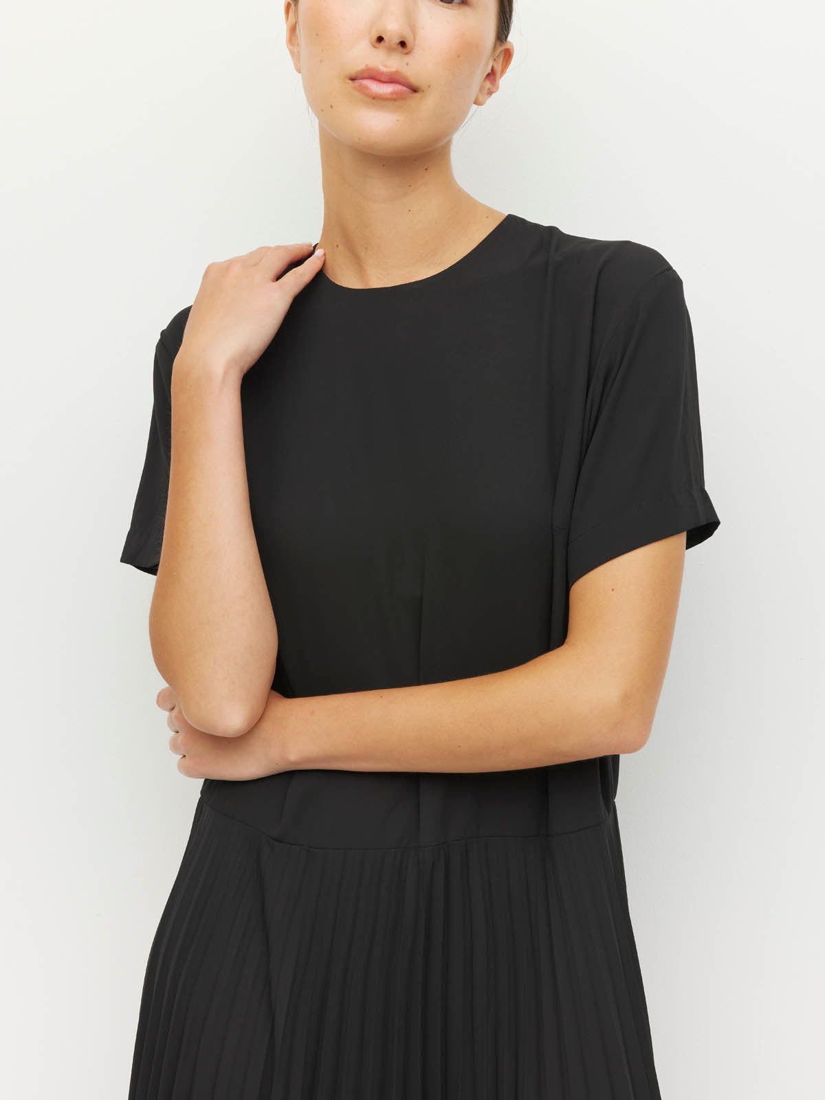 Bettina Dress (Matte Pleat) Black