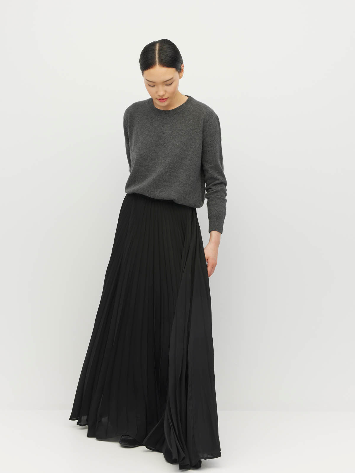 Evangeline Skirt (Matte Pleat) Black