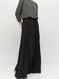 Evangeline Skirt (Matte Pleat) Black