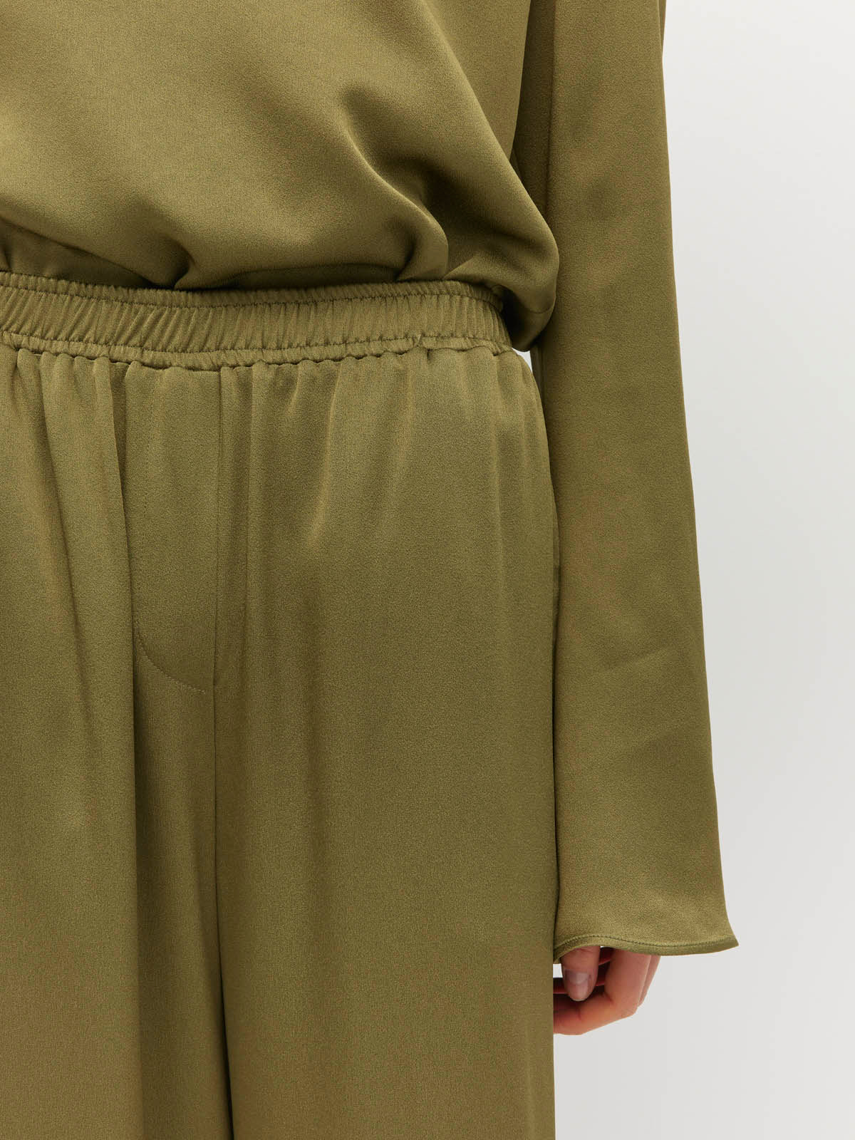 Koa Trouser (Satin Crepe) Sicilian Olive