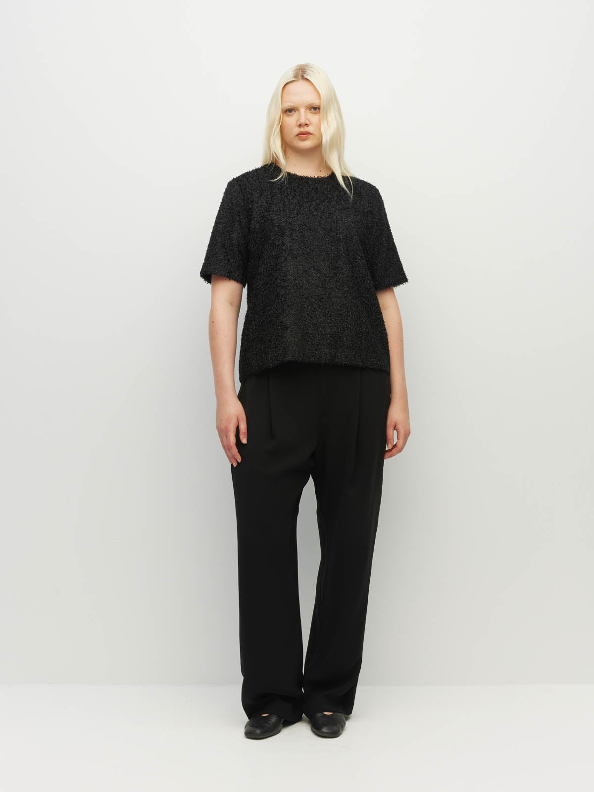 Wolfe T (Textured Tinsel) Onyx