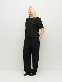 Wolfe T (Textured Tinsel) Onyx