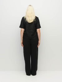 Wolfe T (Textured Tinsel) Onyx