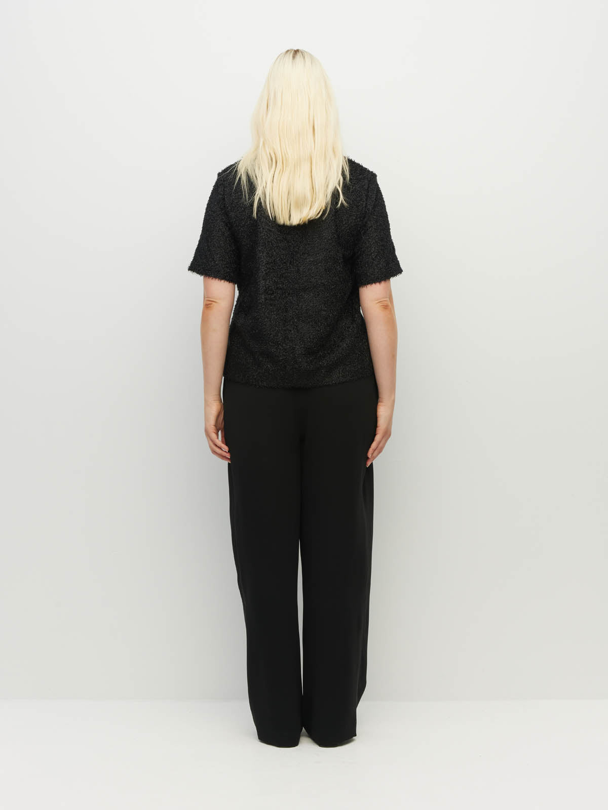 Wolfe T (Textured Tinsel) Onyx