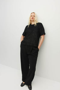 Wolfe T (Textured Tinsel) Onyx