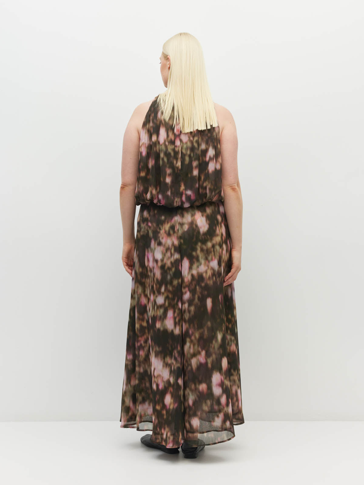 Juliette Hogan Aria Dress (Blush Petals Crush) Soft Camelia - printed maxi summer event dress featuring a blouson waist, and halter-style neckline.