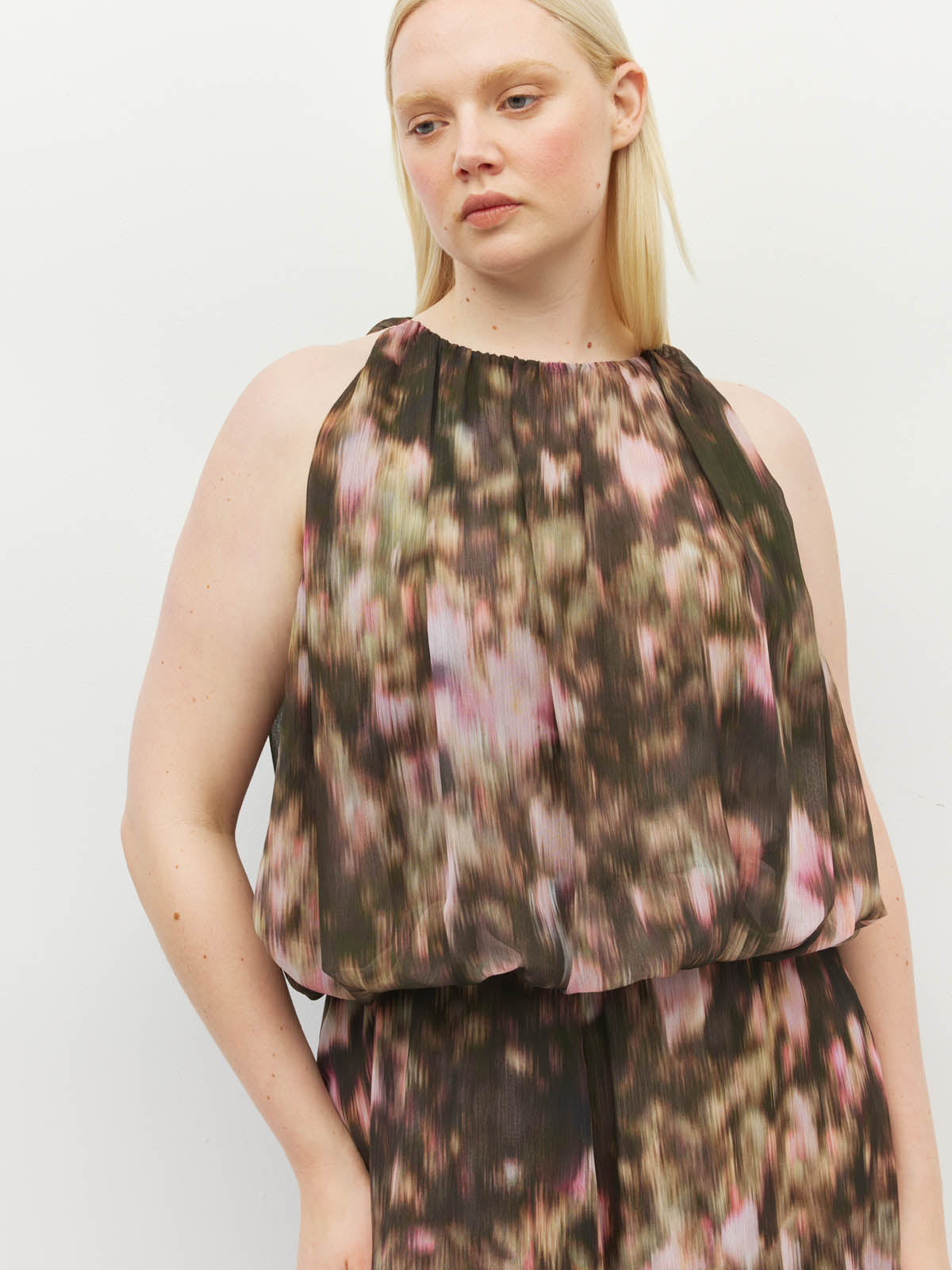 Juliette Hogan Aria Dress (Blush Petals Crush) Soft Camelia - printed maxi summer event dress featuring a blouson waist, and halter-style neckline.