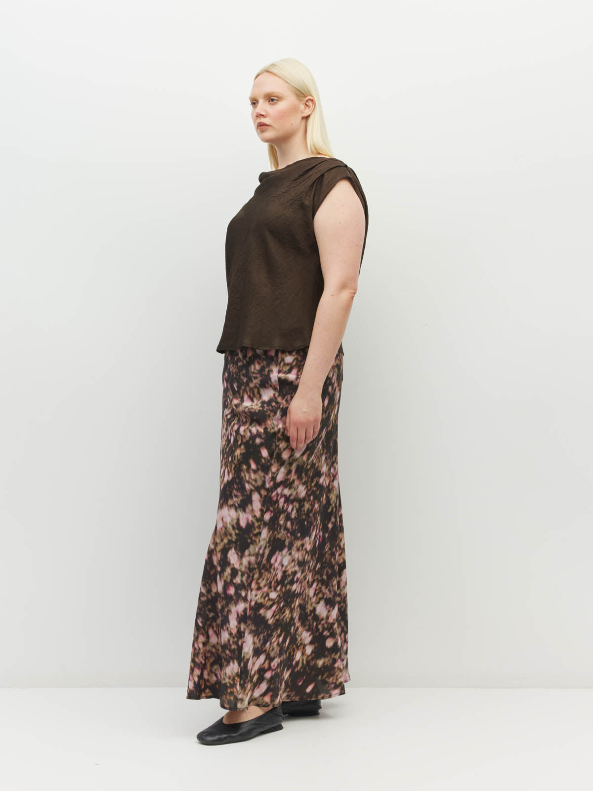 Juliette Hogan Arielle Skirt (Blush Petals Silk CDC) Soft Camelia - simple bias-cut silk skirt in an abstract floral print with elasticated waist.
