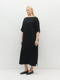 Juliette Hogan Kiko Dress (Luxe Suiting) Black - simple pullover style dress with boat neckline, kimono sleeve, and side splits to the knee - machine washable.