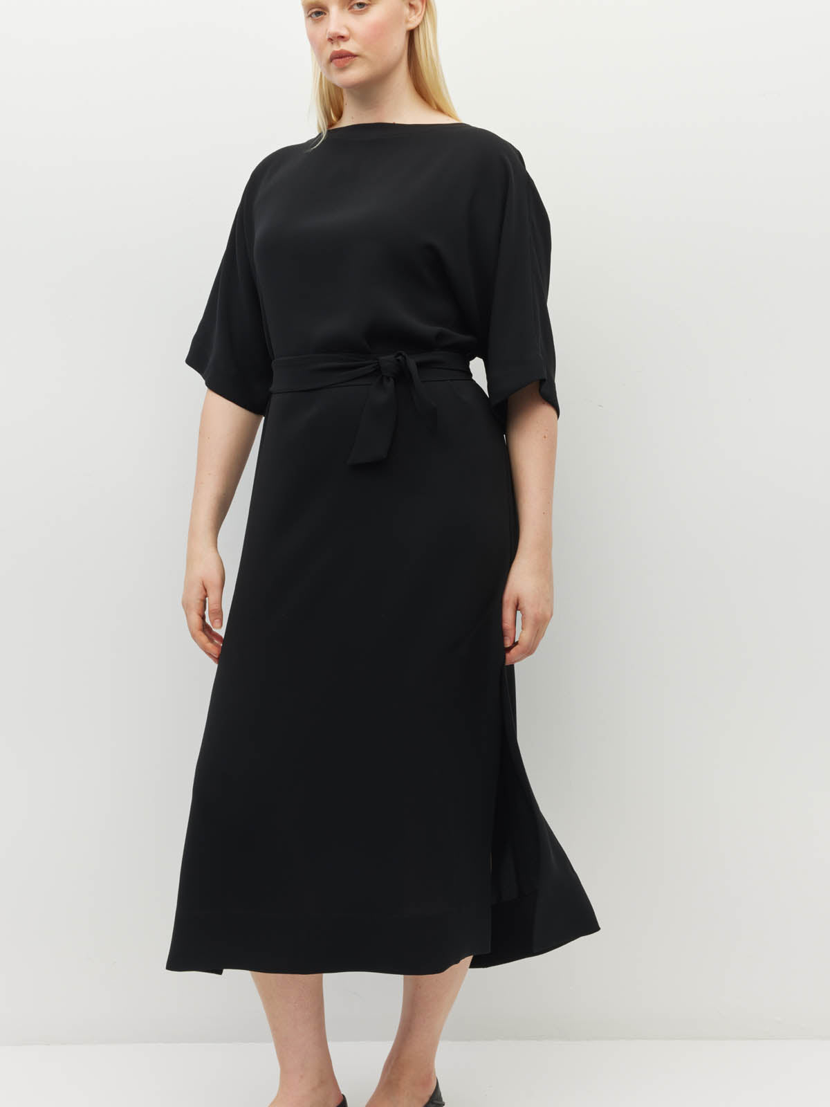 Juliette Hogan Kiko Dress (Luxe Suiting) Black - simple pullover style dress with boat neckline, kimono sleeve, and side splits to the knee - machine washable.