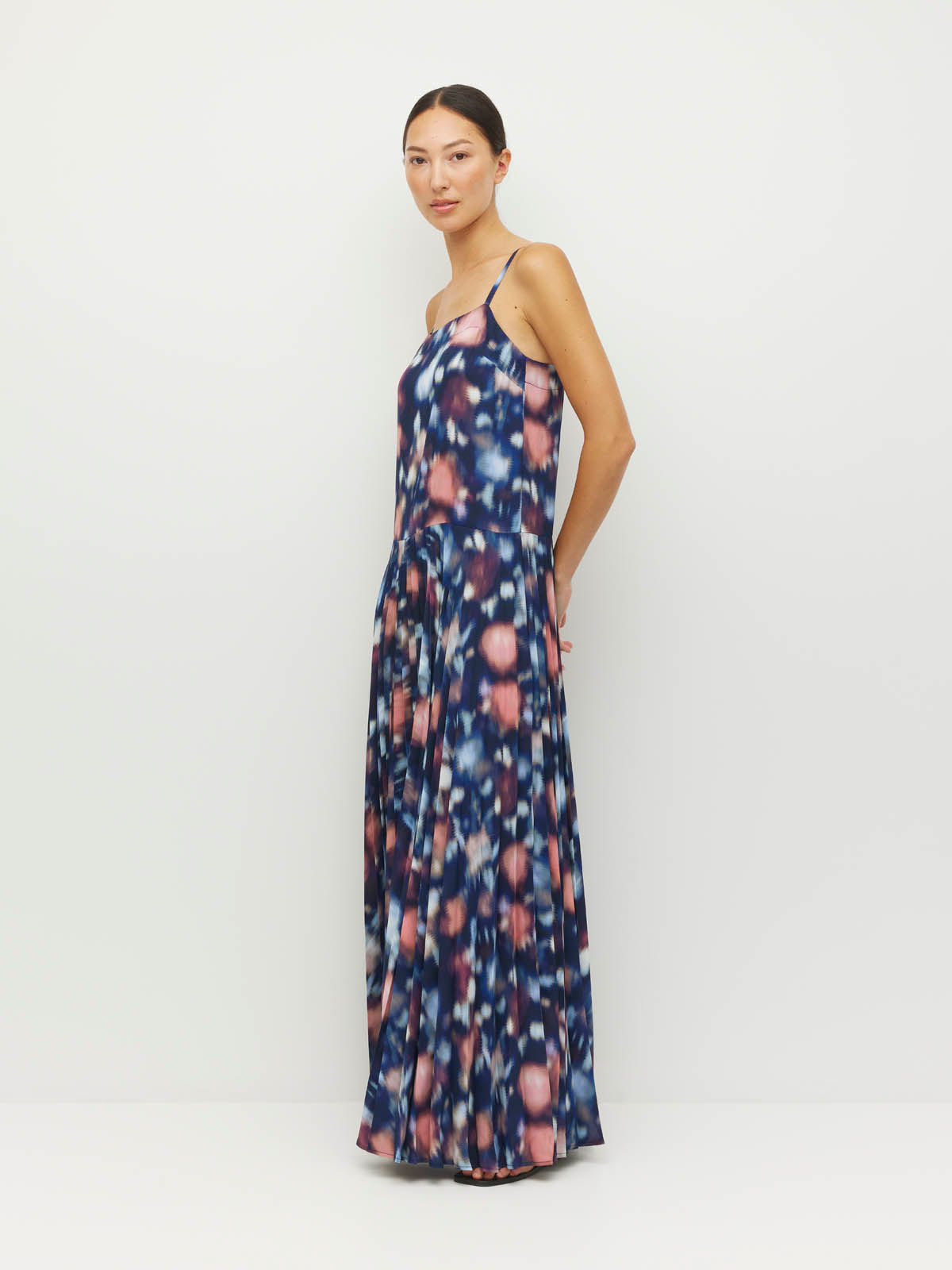 Betty Pleat Dress (Rosette Haze Crepe) Night Fall