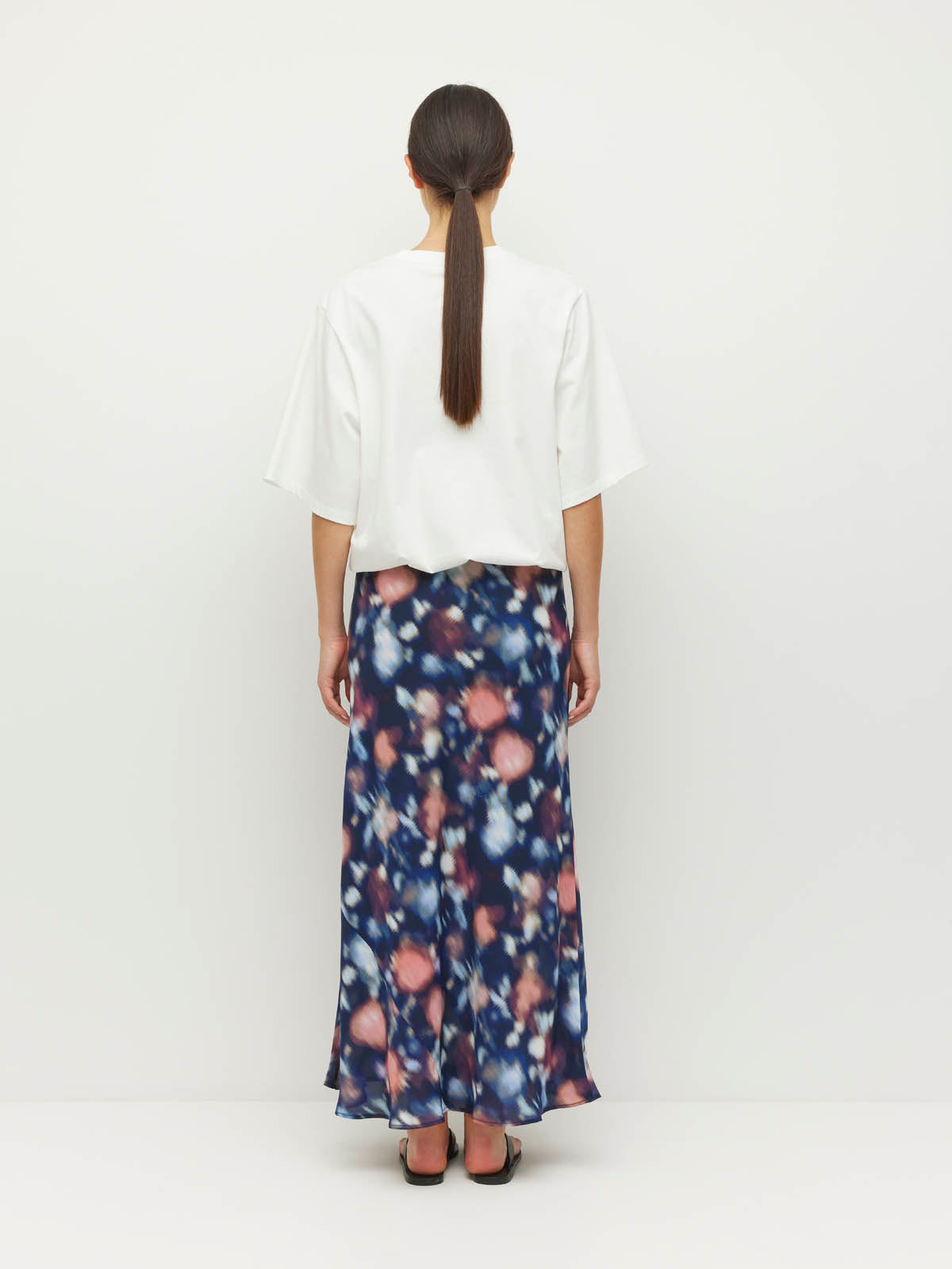 Em Skirt (Rosette Haze Crepe) Night Fall