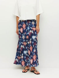 Em Skirt (Rosette Haze Crepe) Night Fall