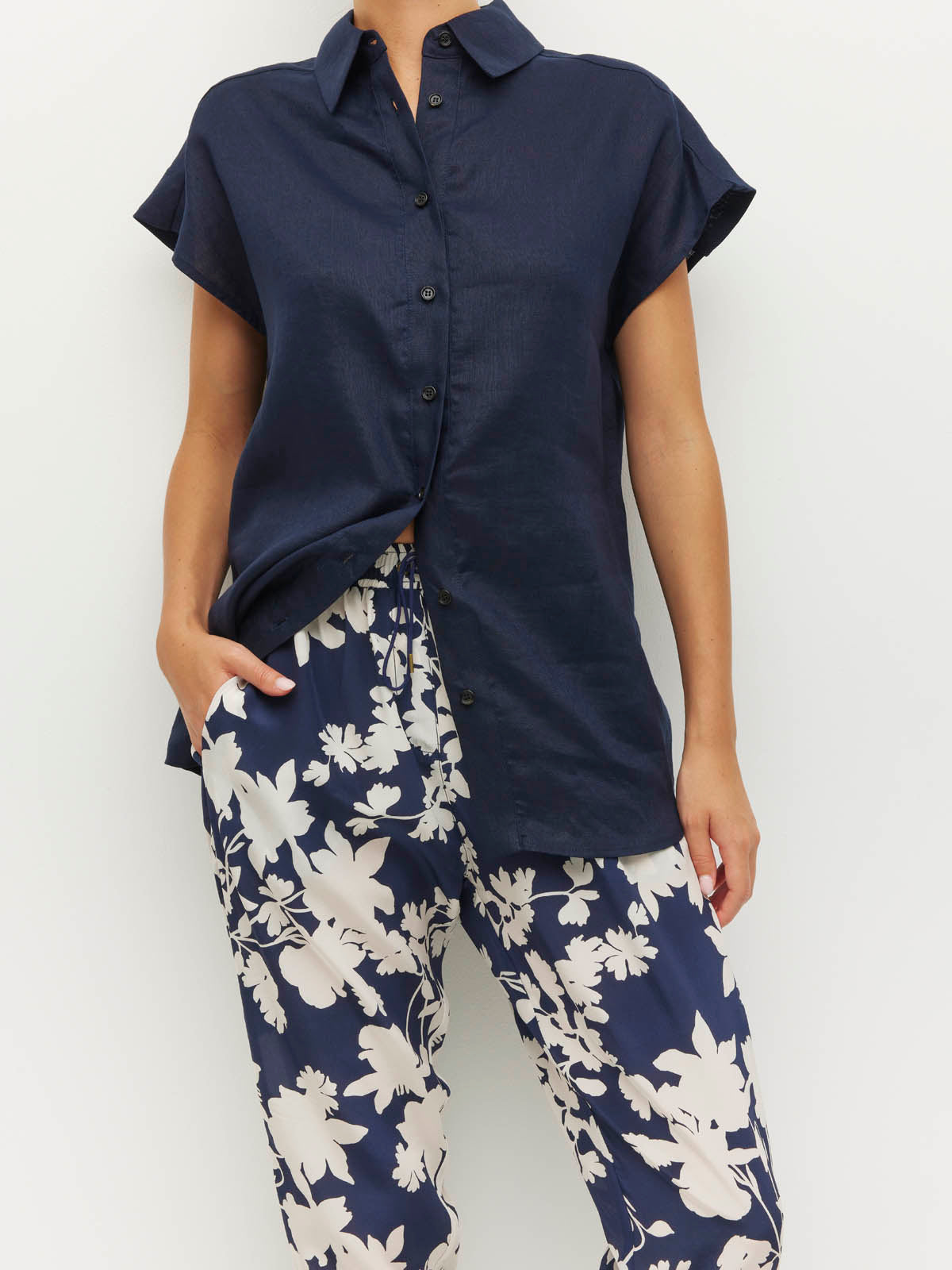 Leonard Pant (Shadow Floral Silk CDC) Silhouette
