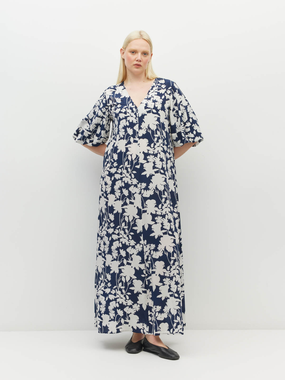 Piper Dress (Shadow Floral Silk CDC) Silhouette