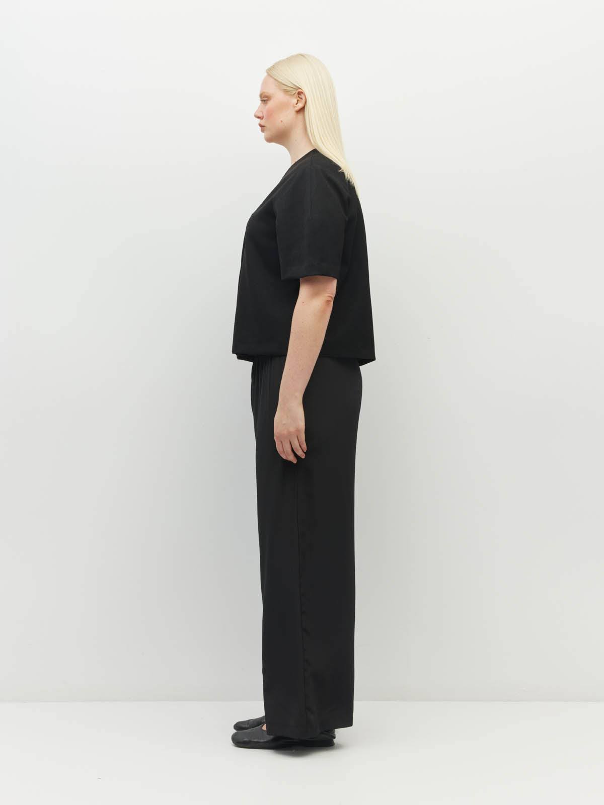 Juliette Hogan Koa Trouser (Silk CDC) Black - simple straight wide leg silk pants with elasticated waist and pockets.