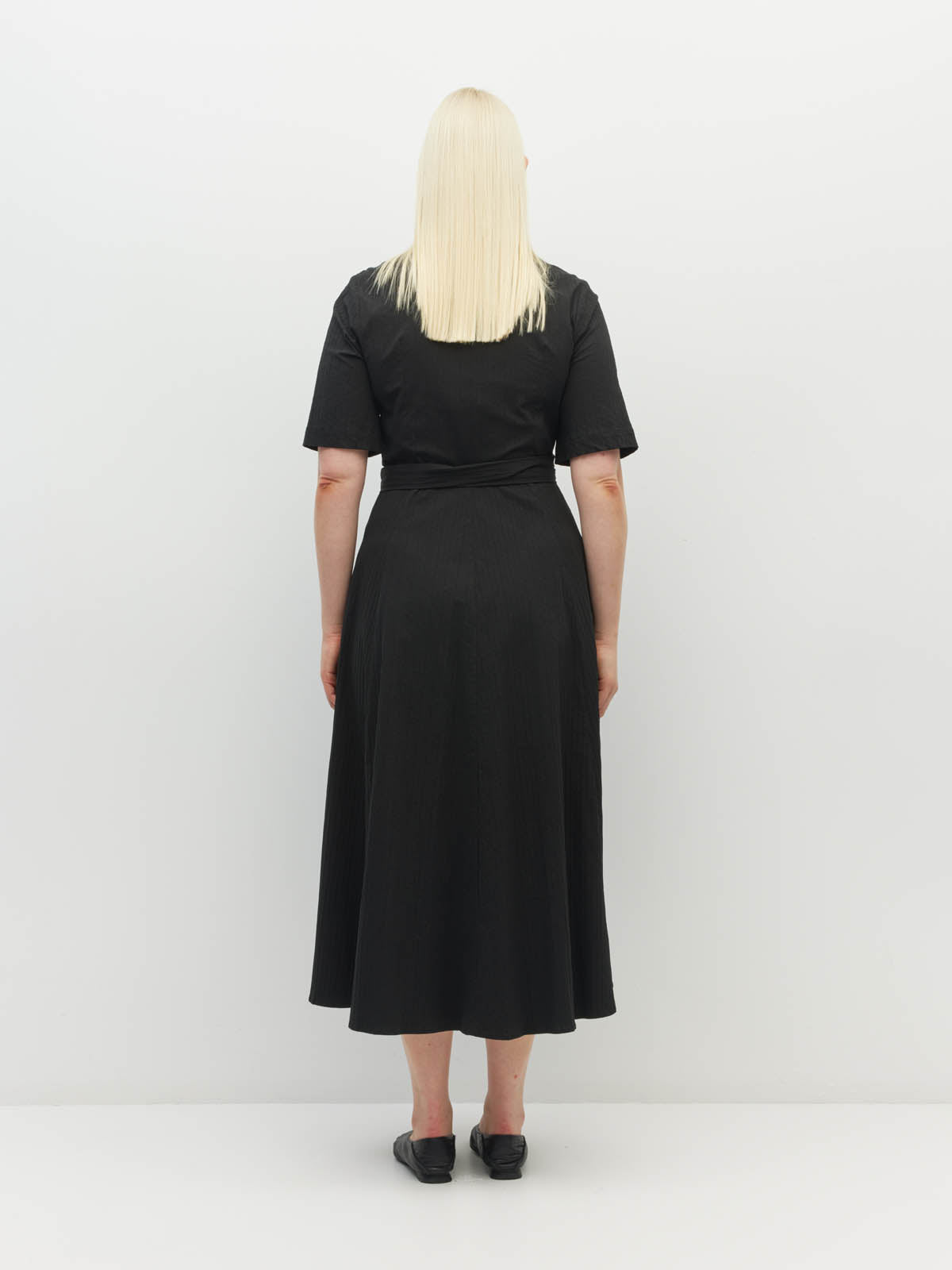 Juliette Hogan Delphi Dress (Thread Line Cotton) Black Linear - cotton shirtdress with tailored waist, collar, t-shirt sleeves, and button-down front.
